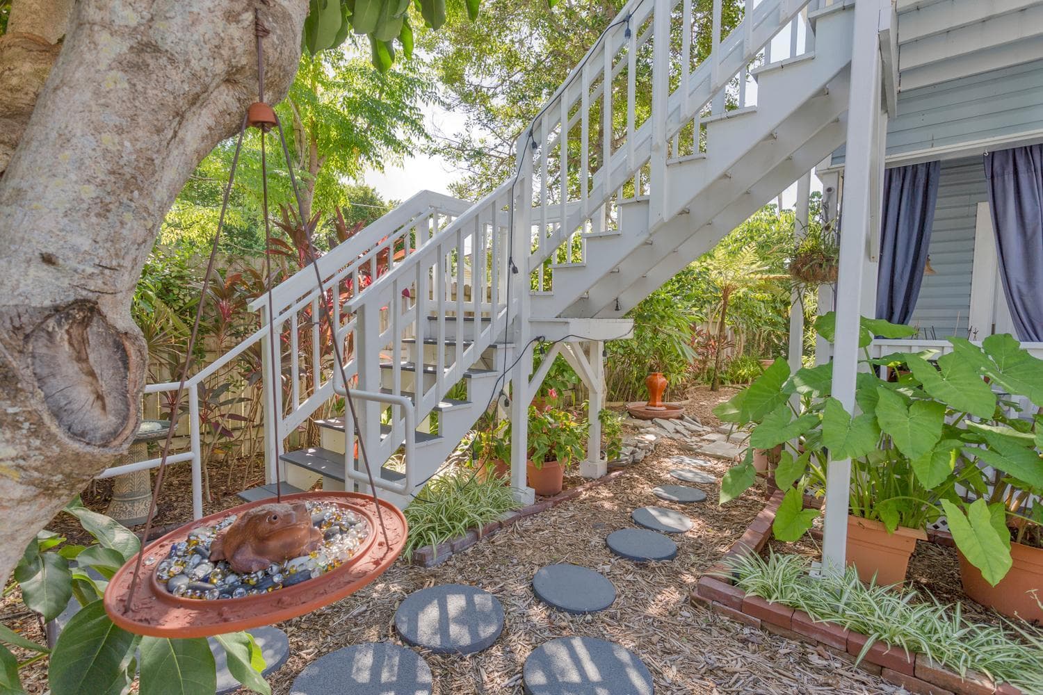 Meranova Guest Inn