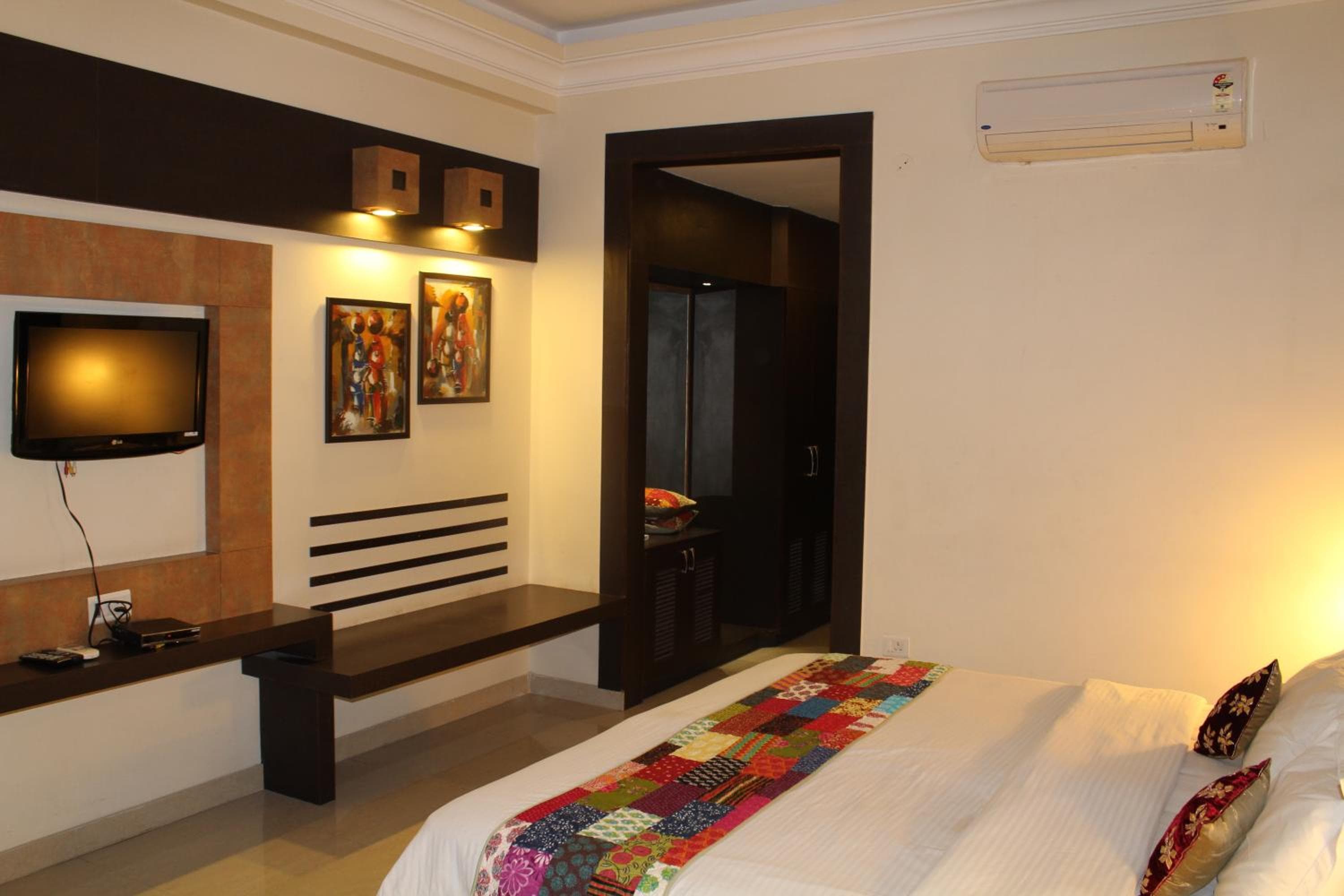 Hotel H R Palace