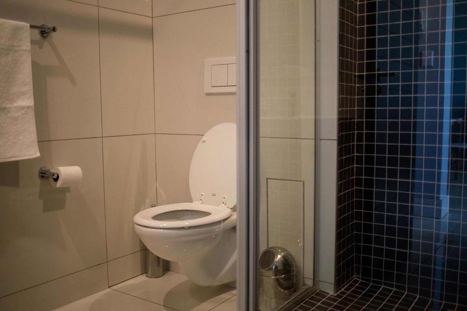 Apartment 27