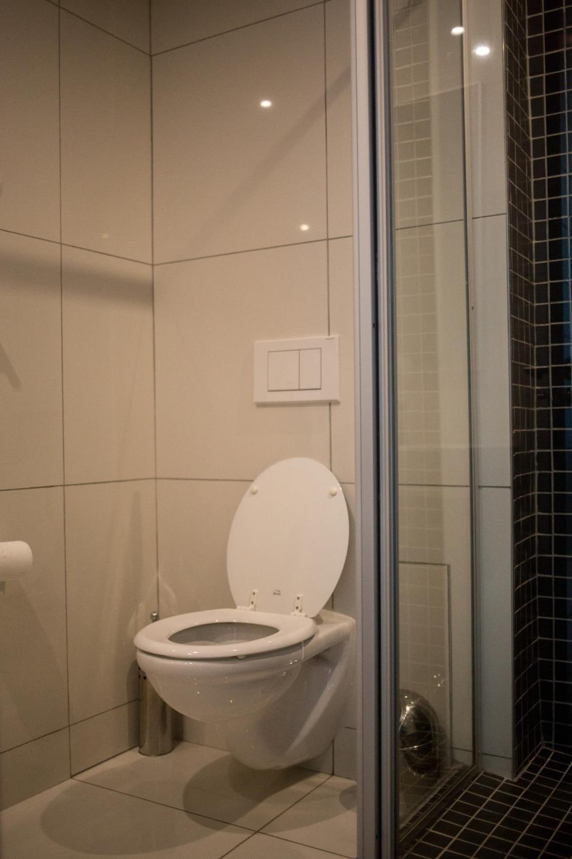 Apartment 27