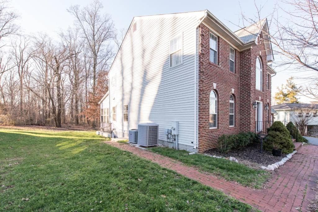 Superb Basement close to the Gaylord MGM Outlets National Harbor