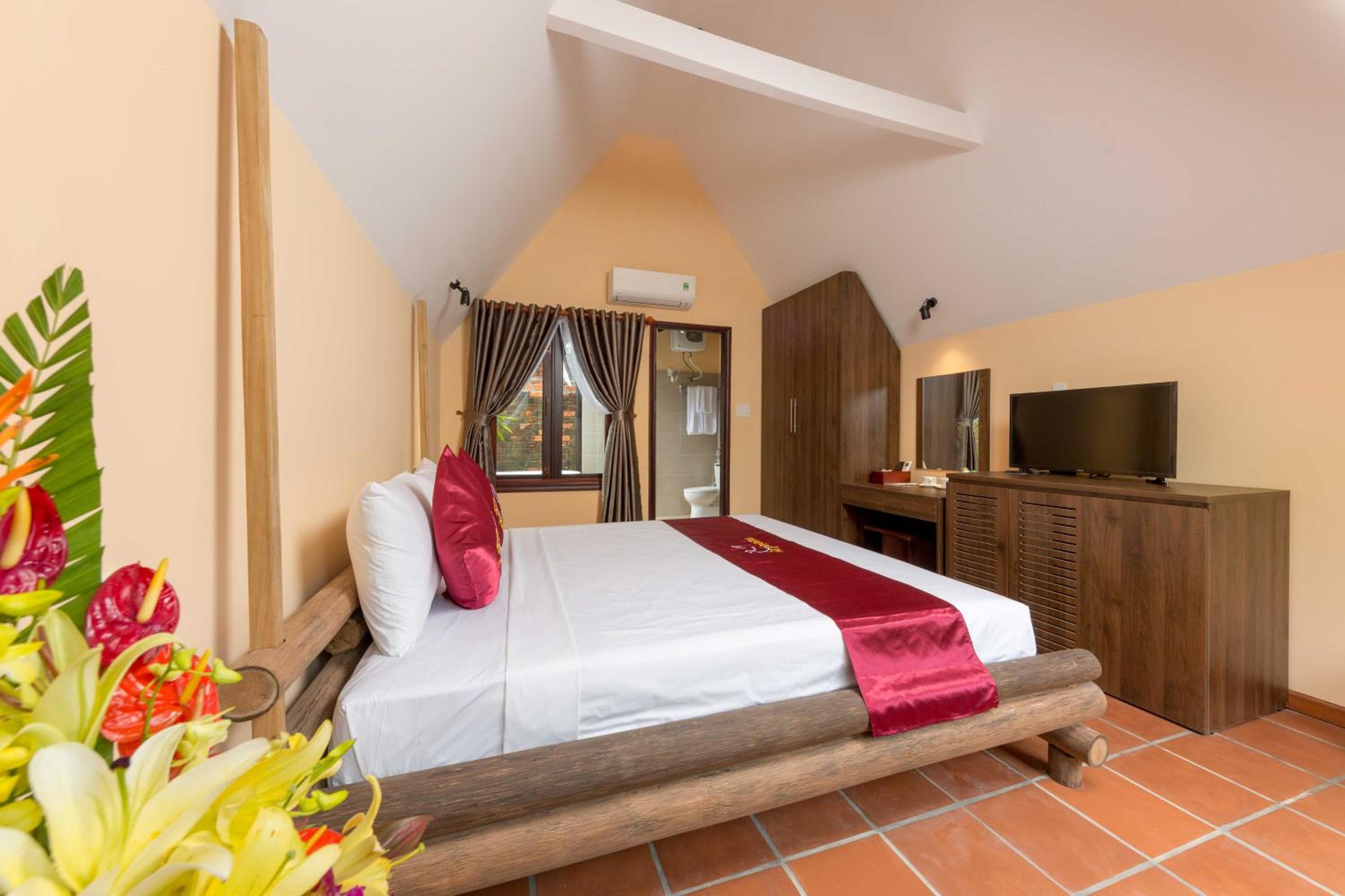 La Paloma Resort