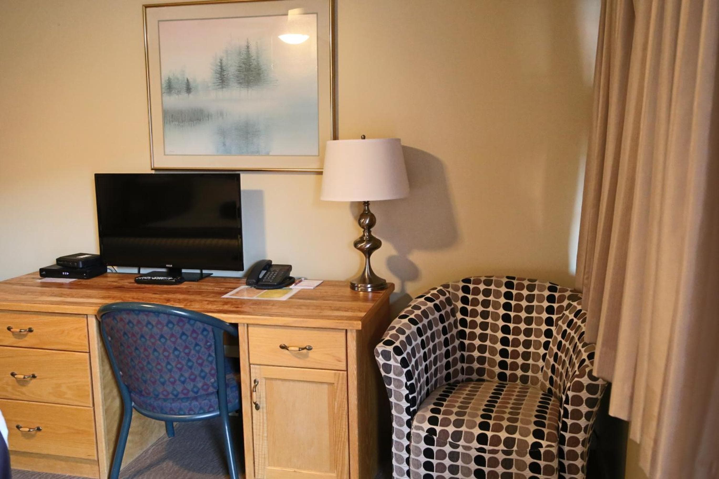 SlumberLodge Hotel