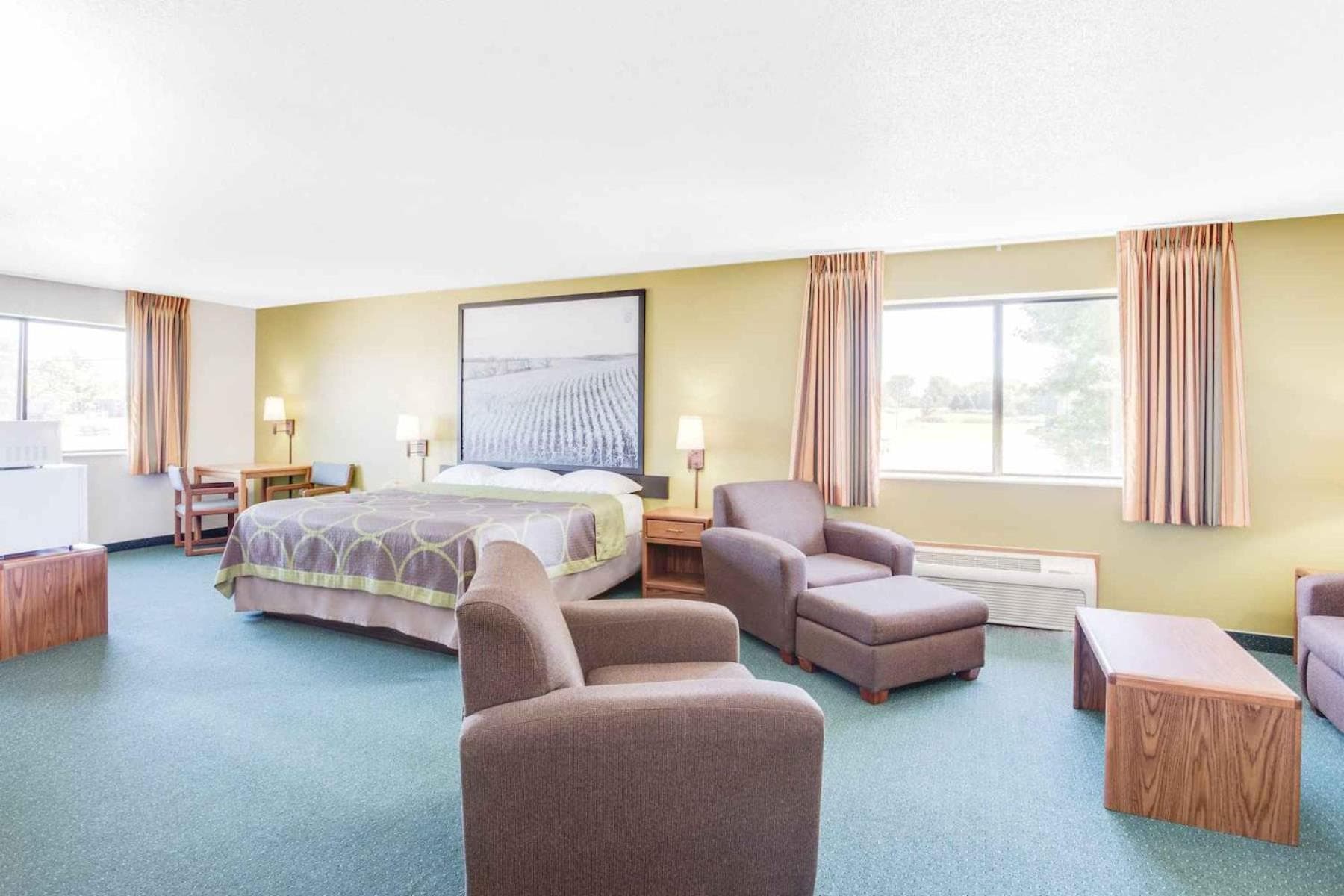 Super 8 by Wyndham Oelwein