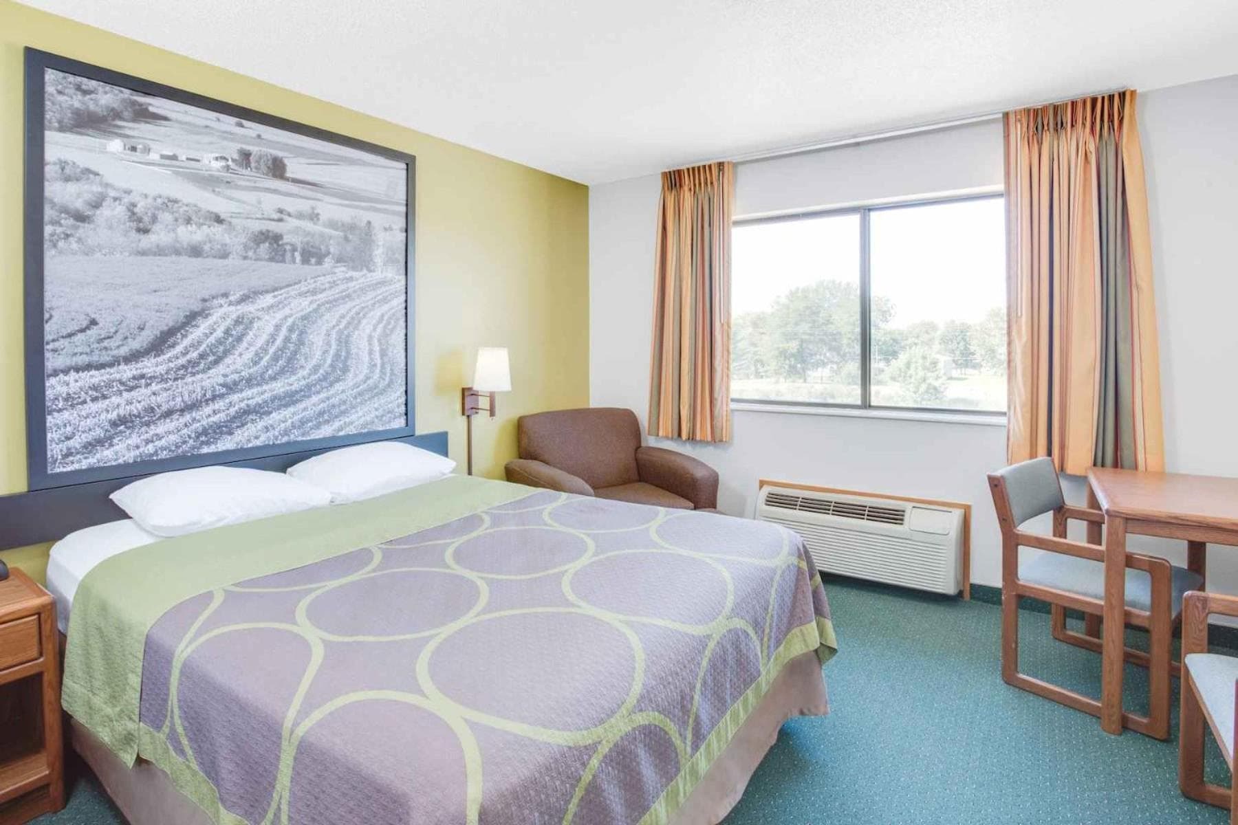 Super 8 by Wyndham Oelwein