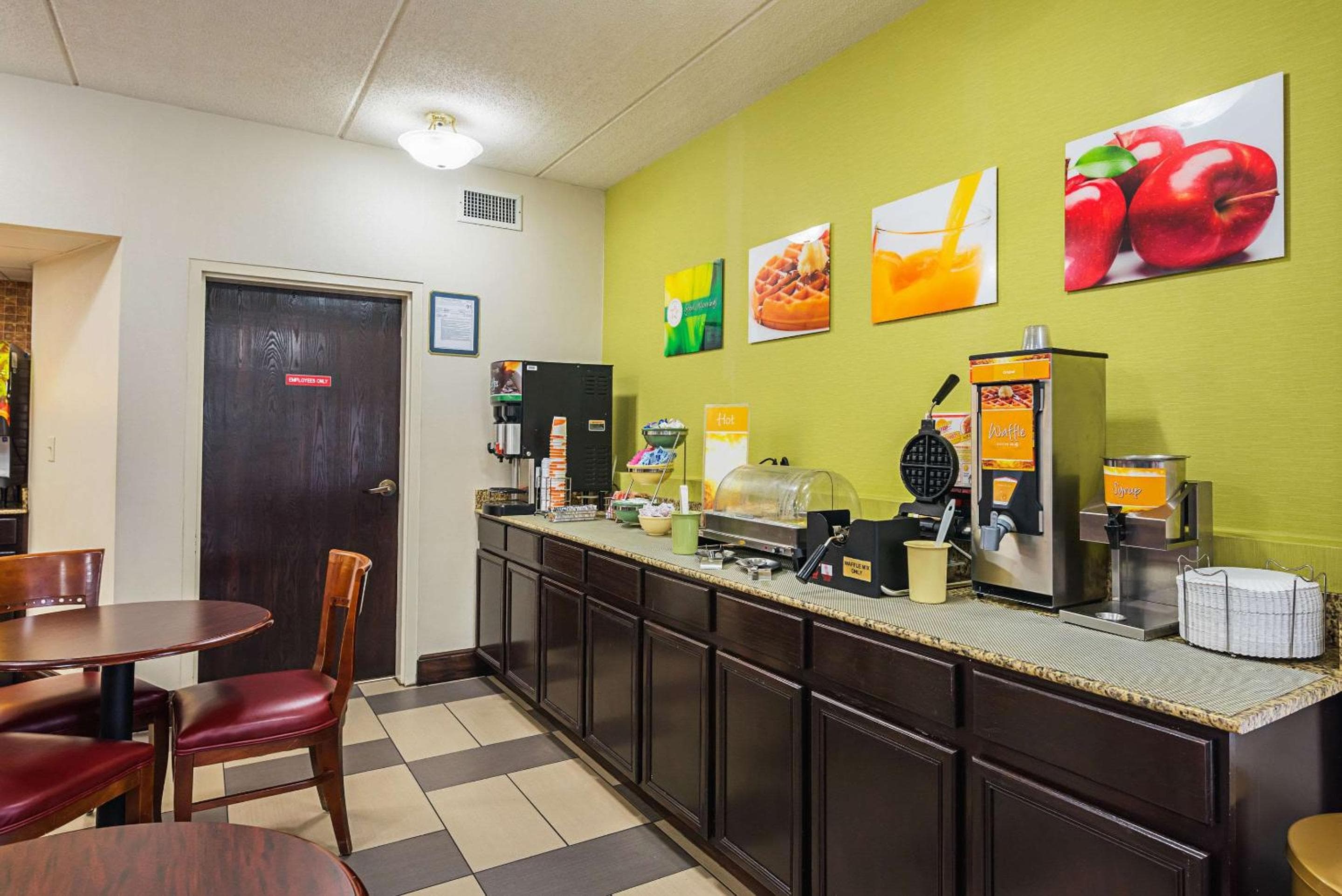 Quality Inn Airport - Southeast