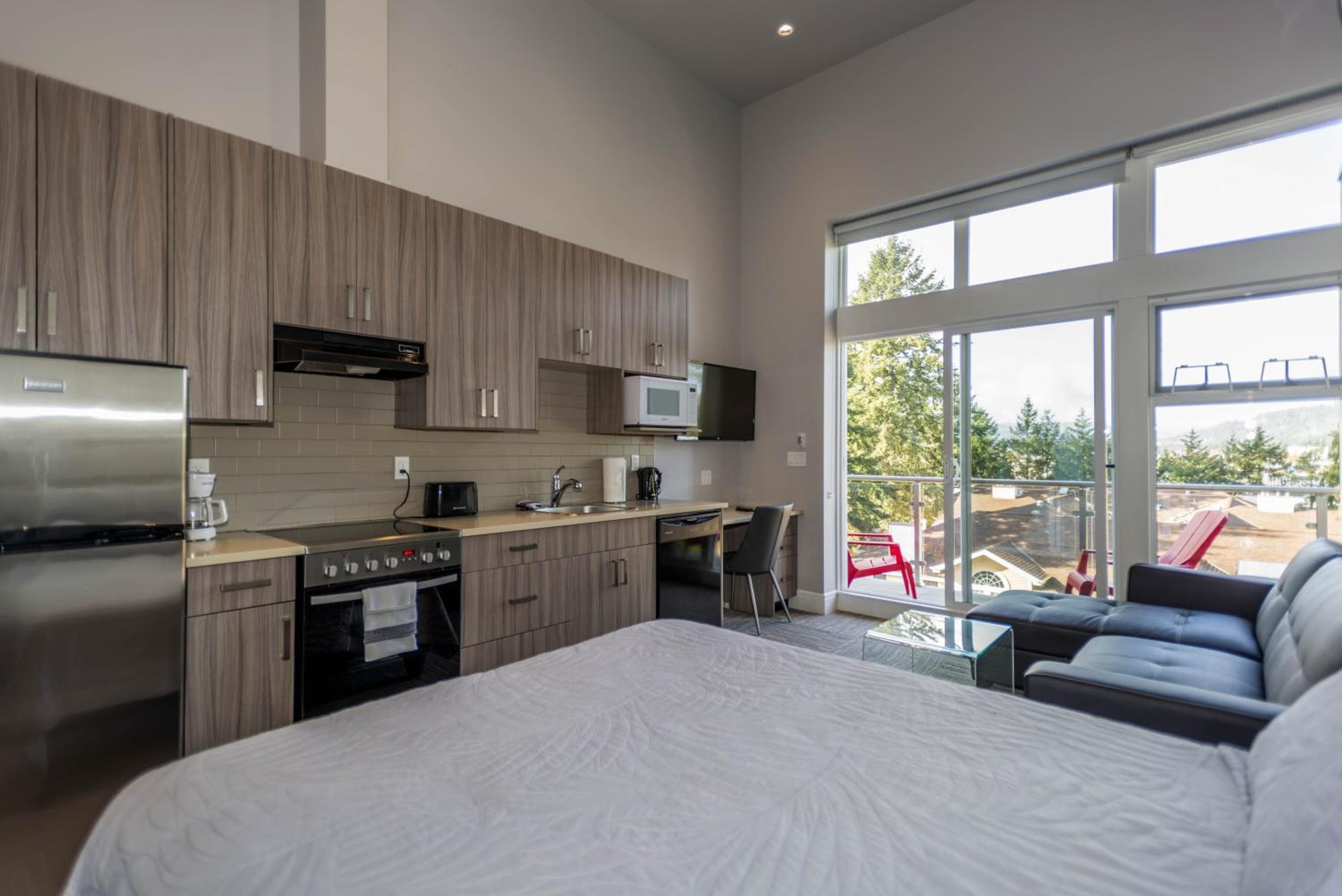 SoLo Suites