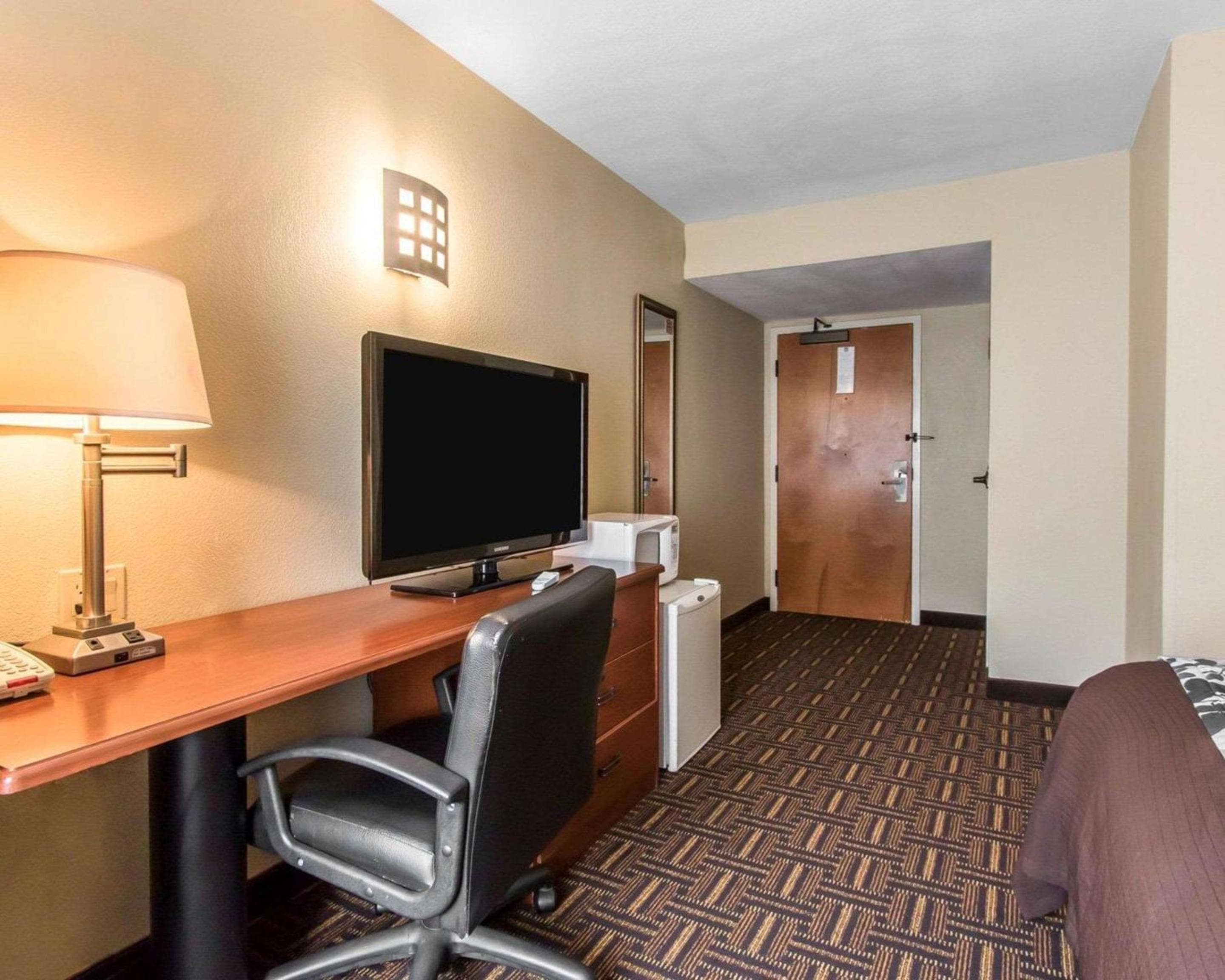 The Douillet by Demeure Hotels