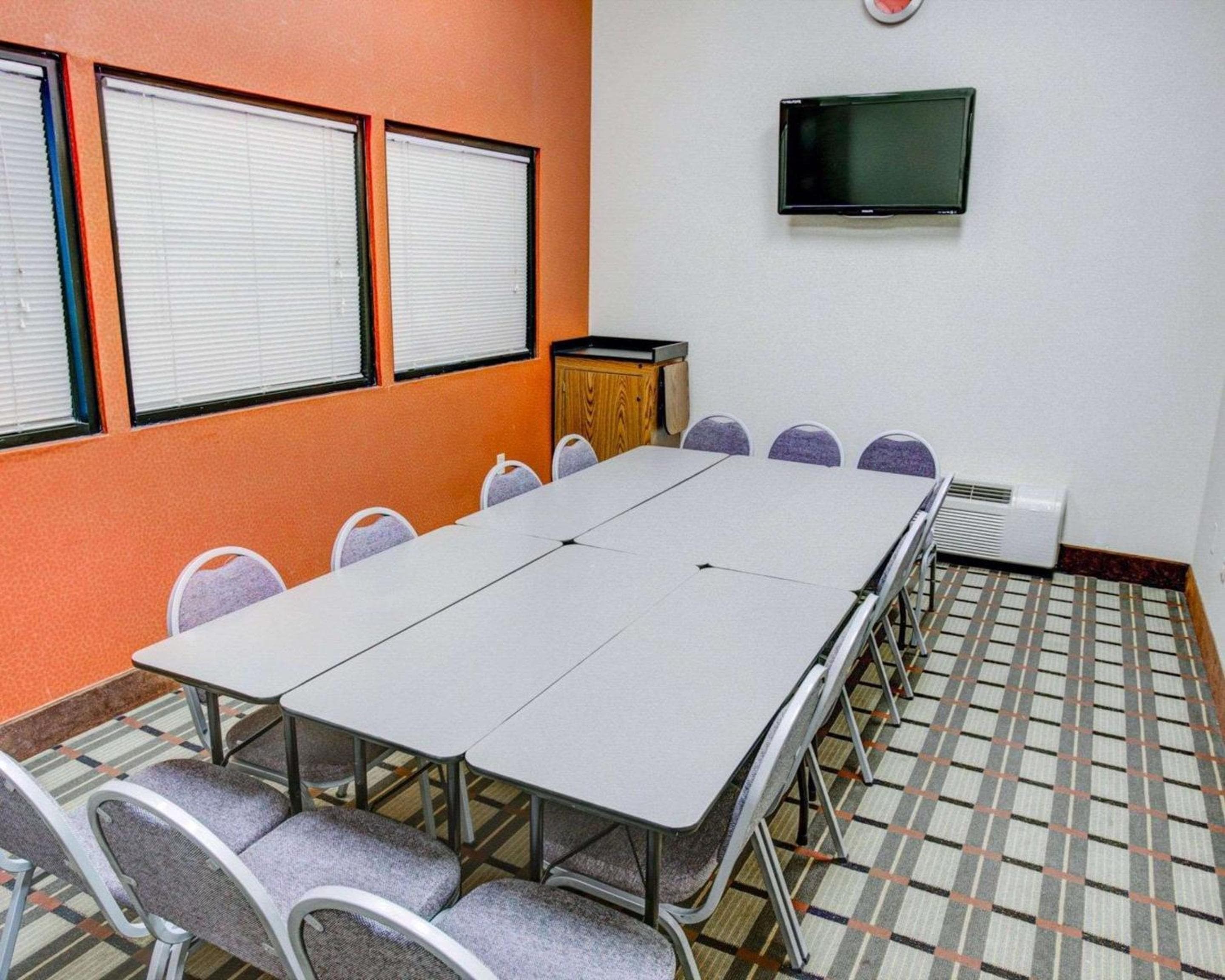 Comfort Suites Pittsburgh Airport