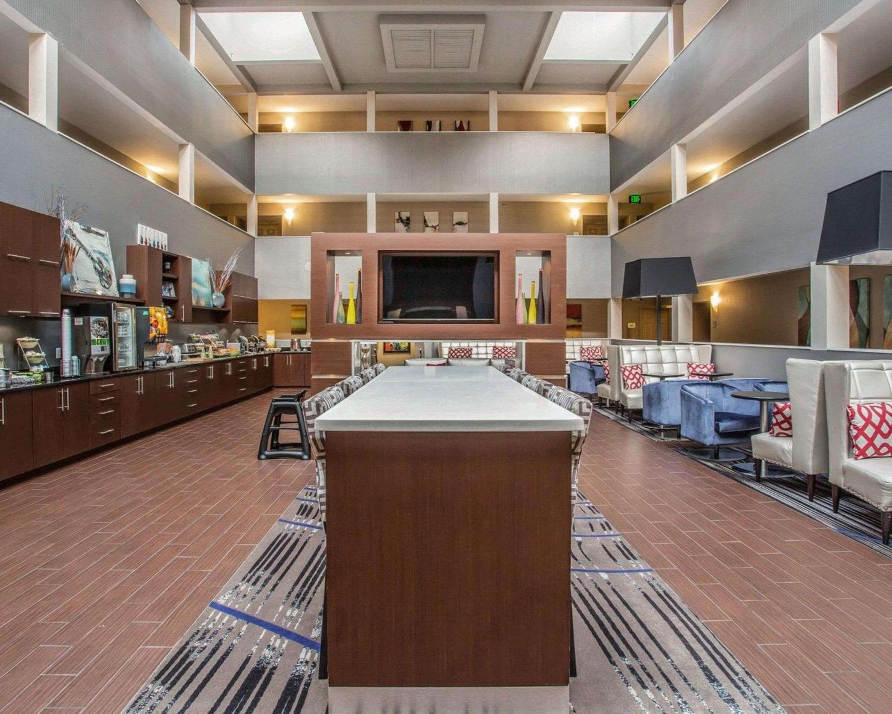 Quality Suites Nashville Airport