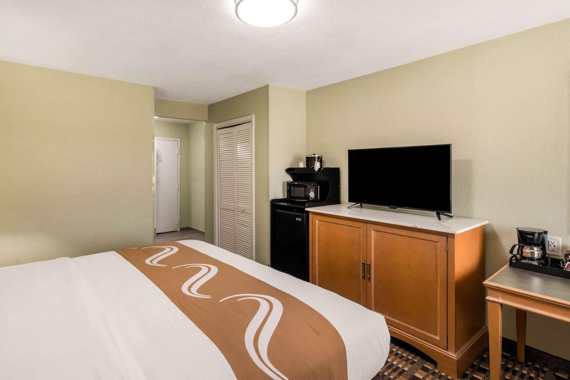 Quality Inn & Suites Plano East - Richardson