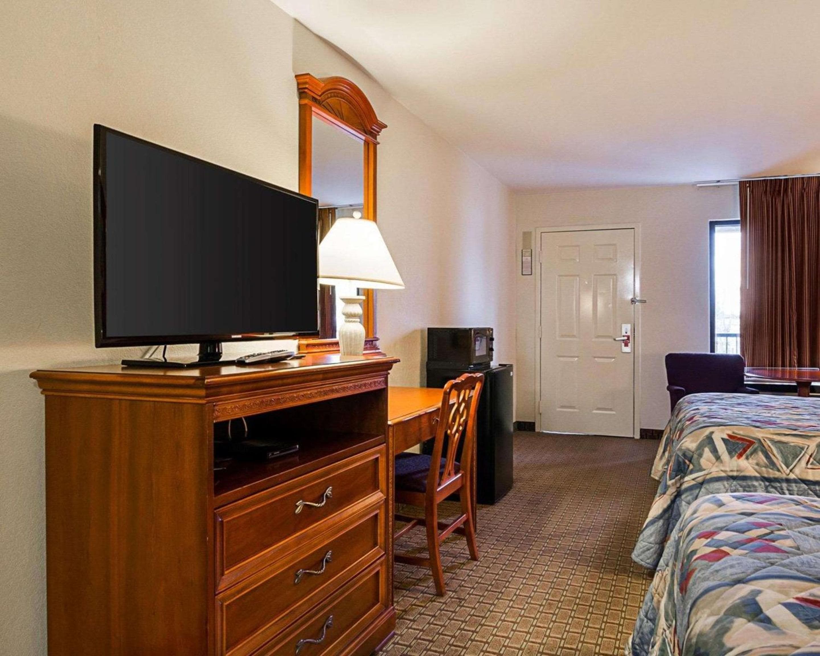 Econo Lodge Richmond North