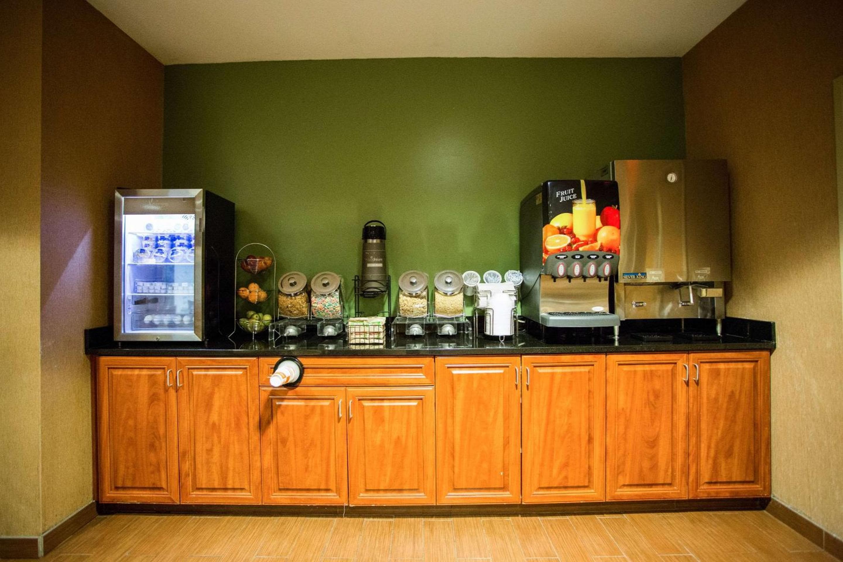 Sleep Inn & Suites Conference Center Eau Claire North