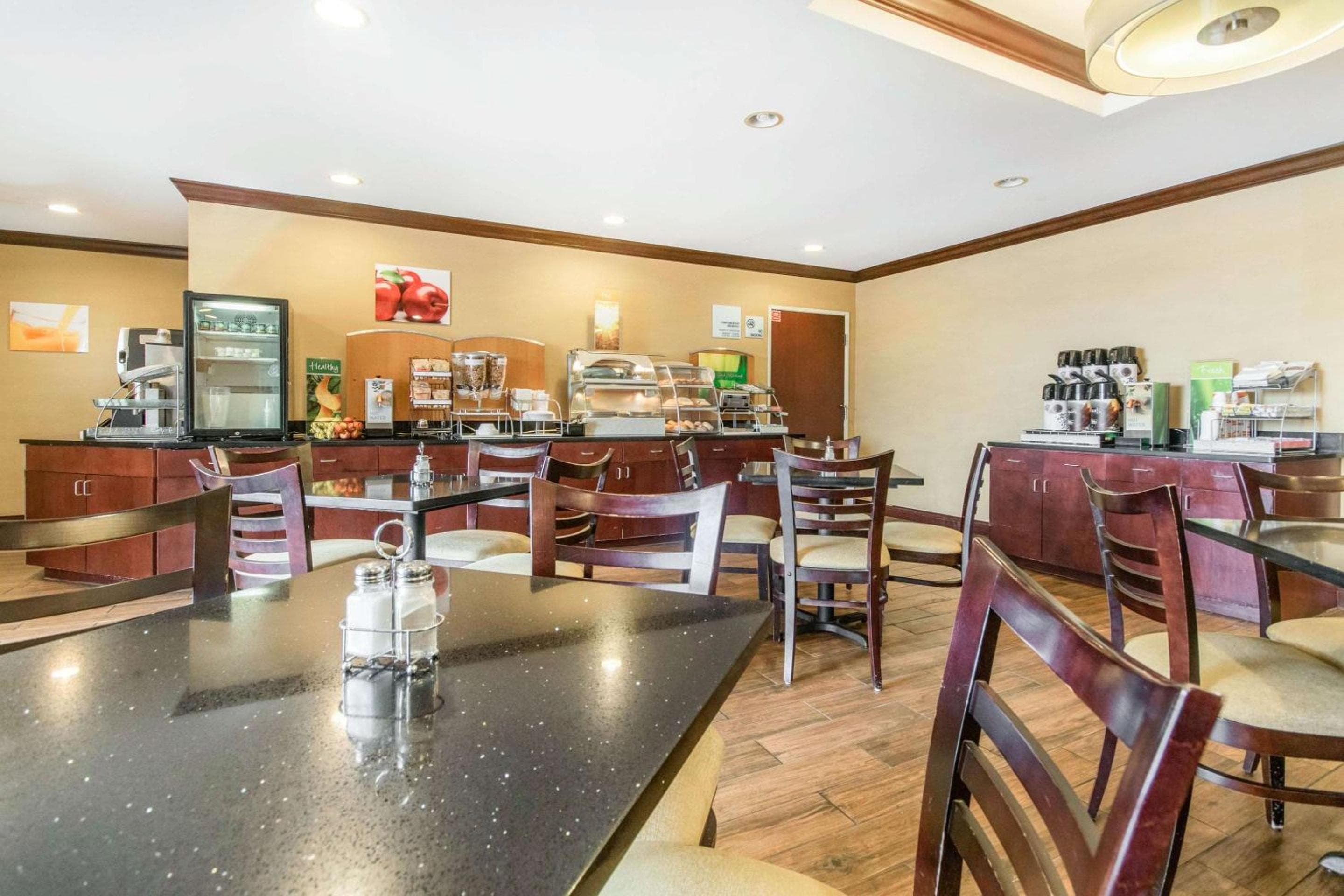 Quality Inn & Suites Lawrenceburg