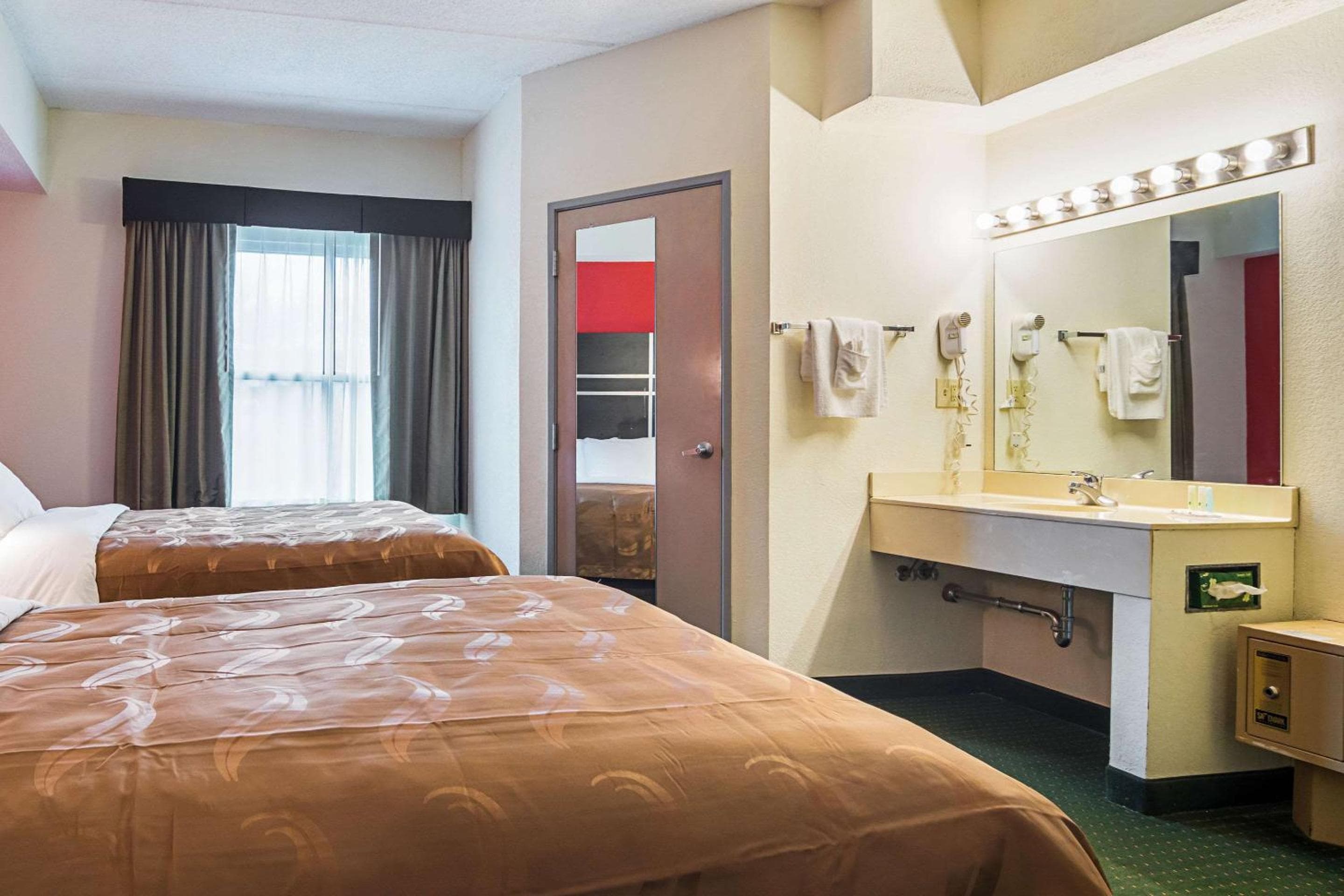 Quality Suites Atlanta Airport East