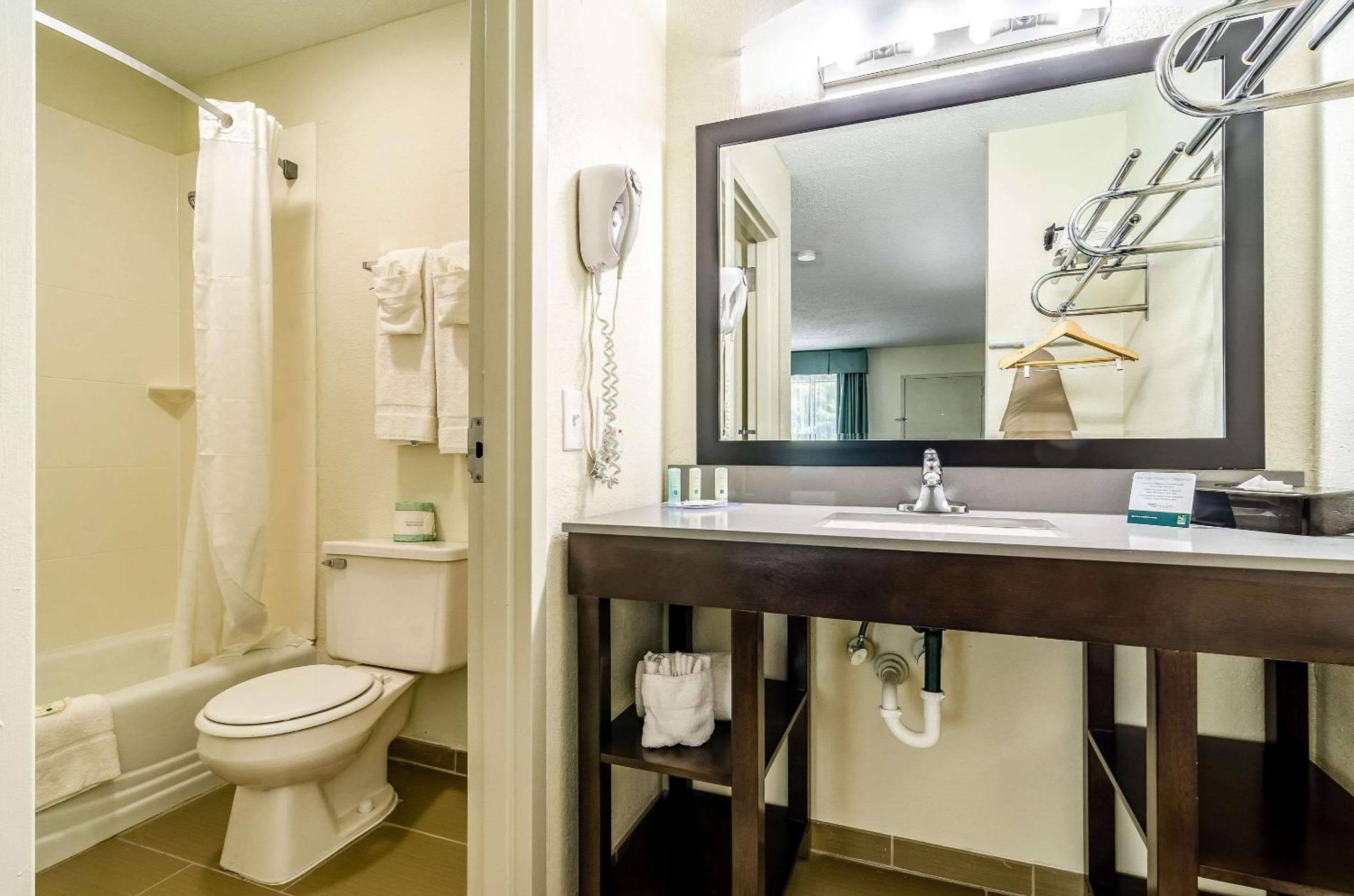 Quality Inn & Suites Creedmoor - Butner