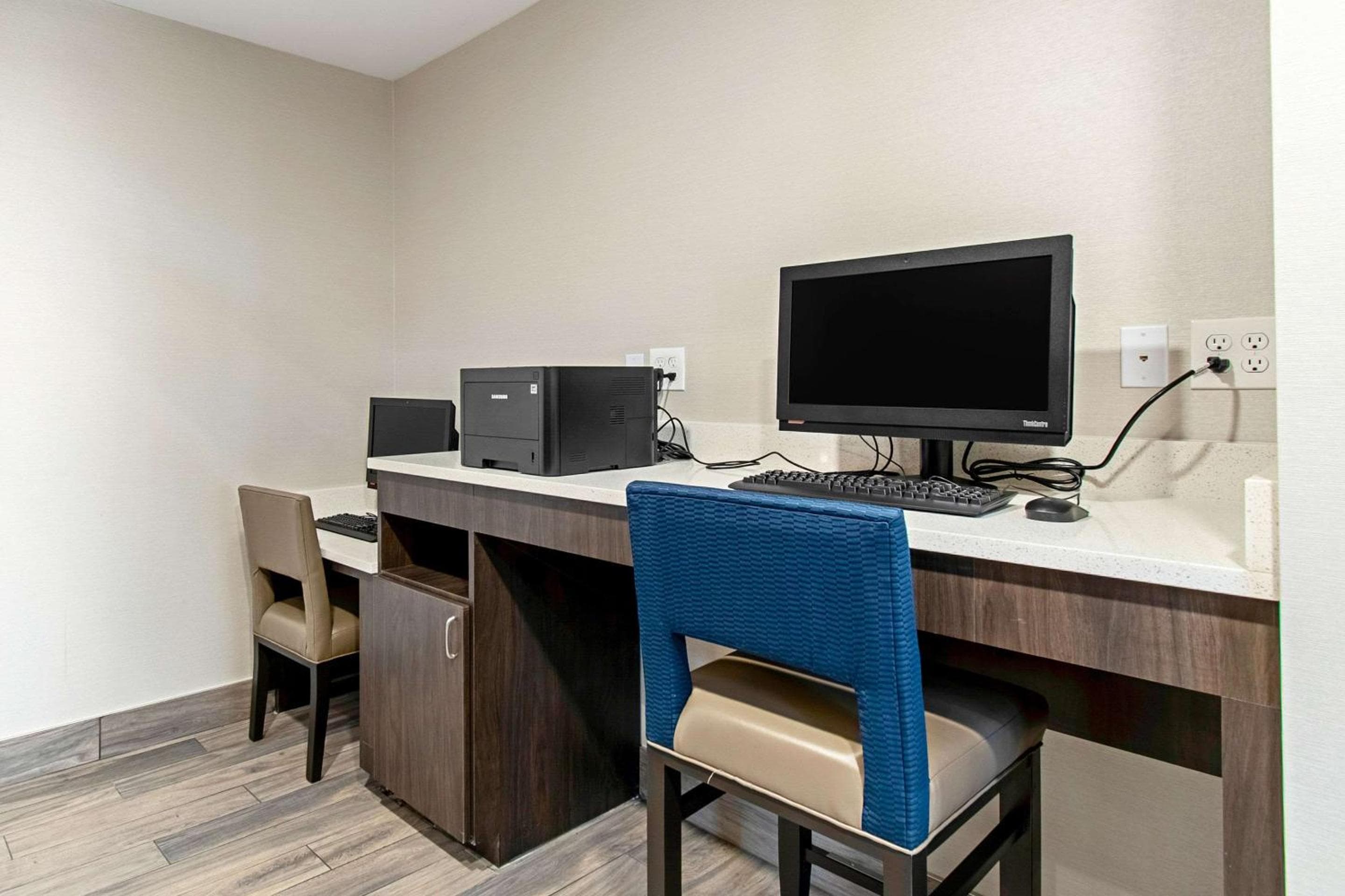 Comfort Suites Grove City - Columbus South