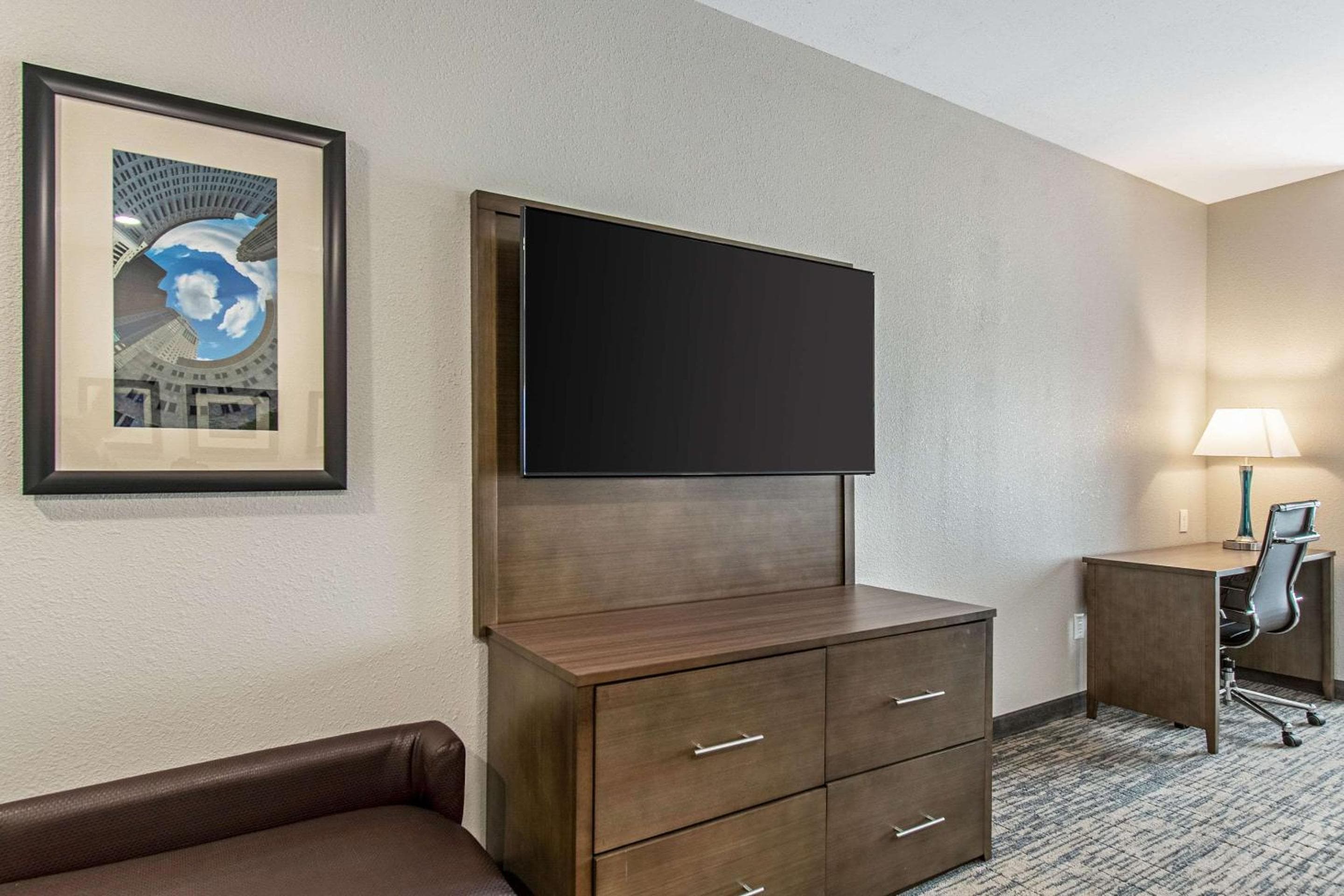 Comfort Suites Grove City - Columbus South