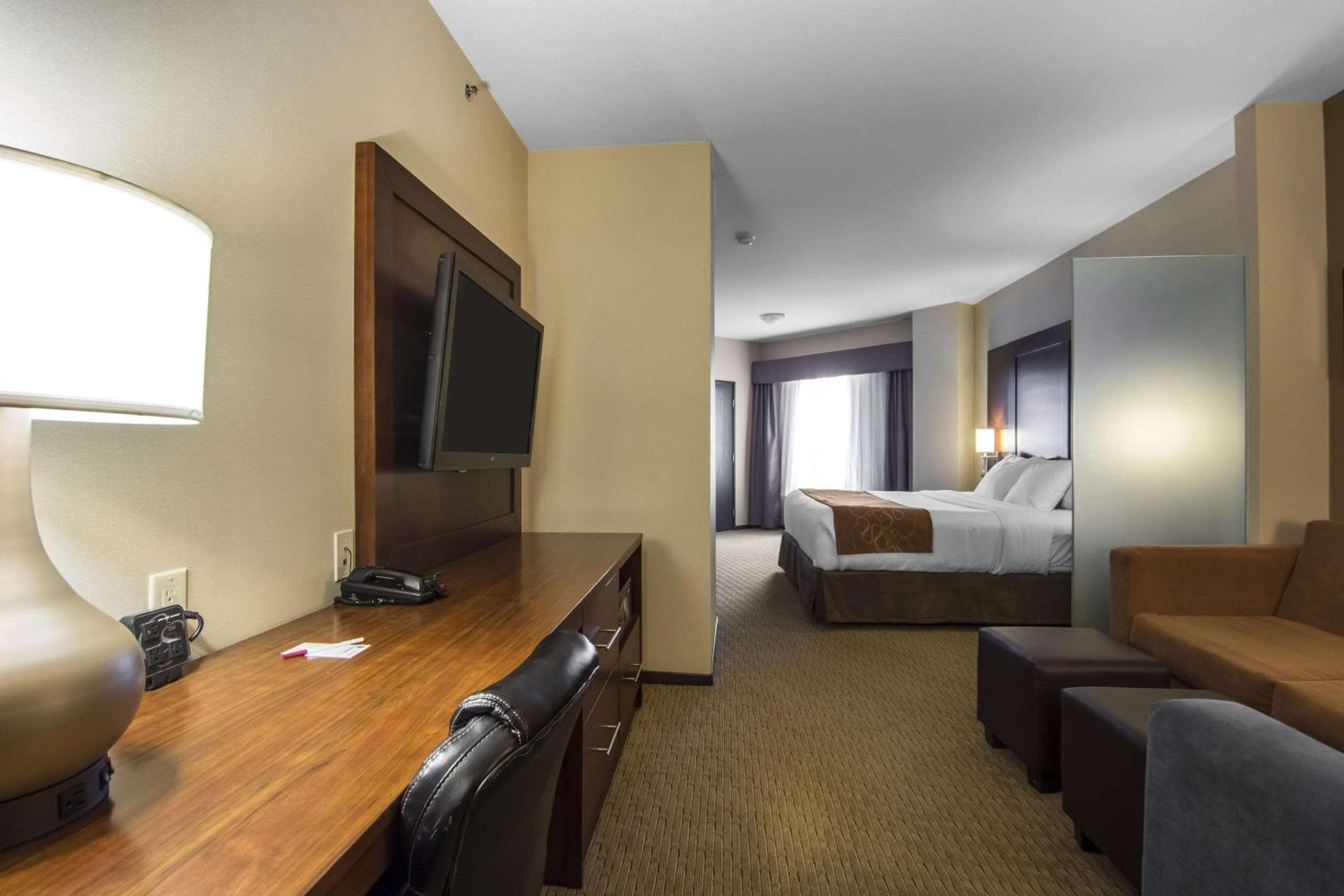 Comfort Suites