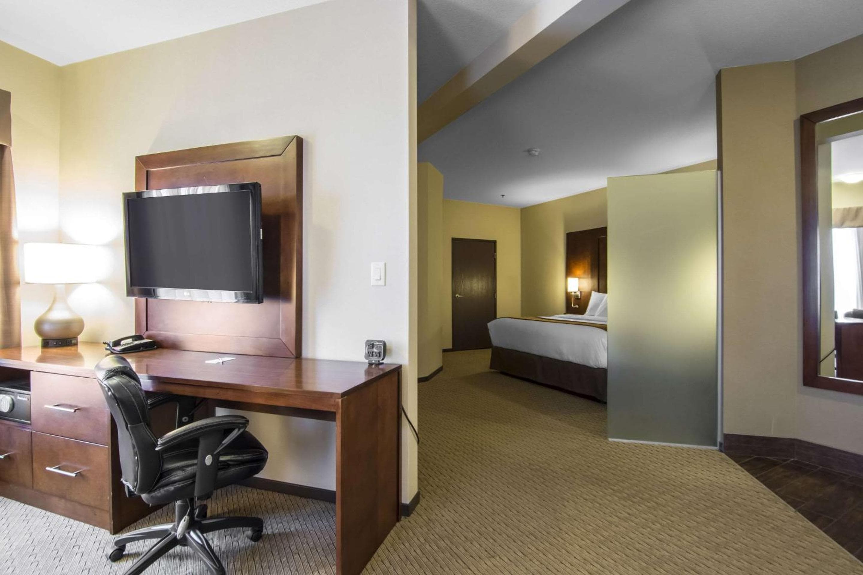 Comfort Suites