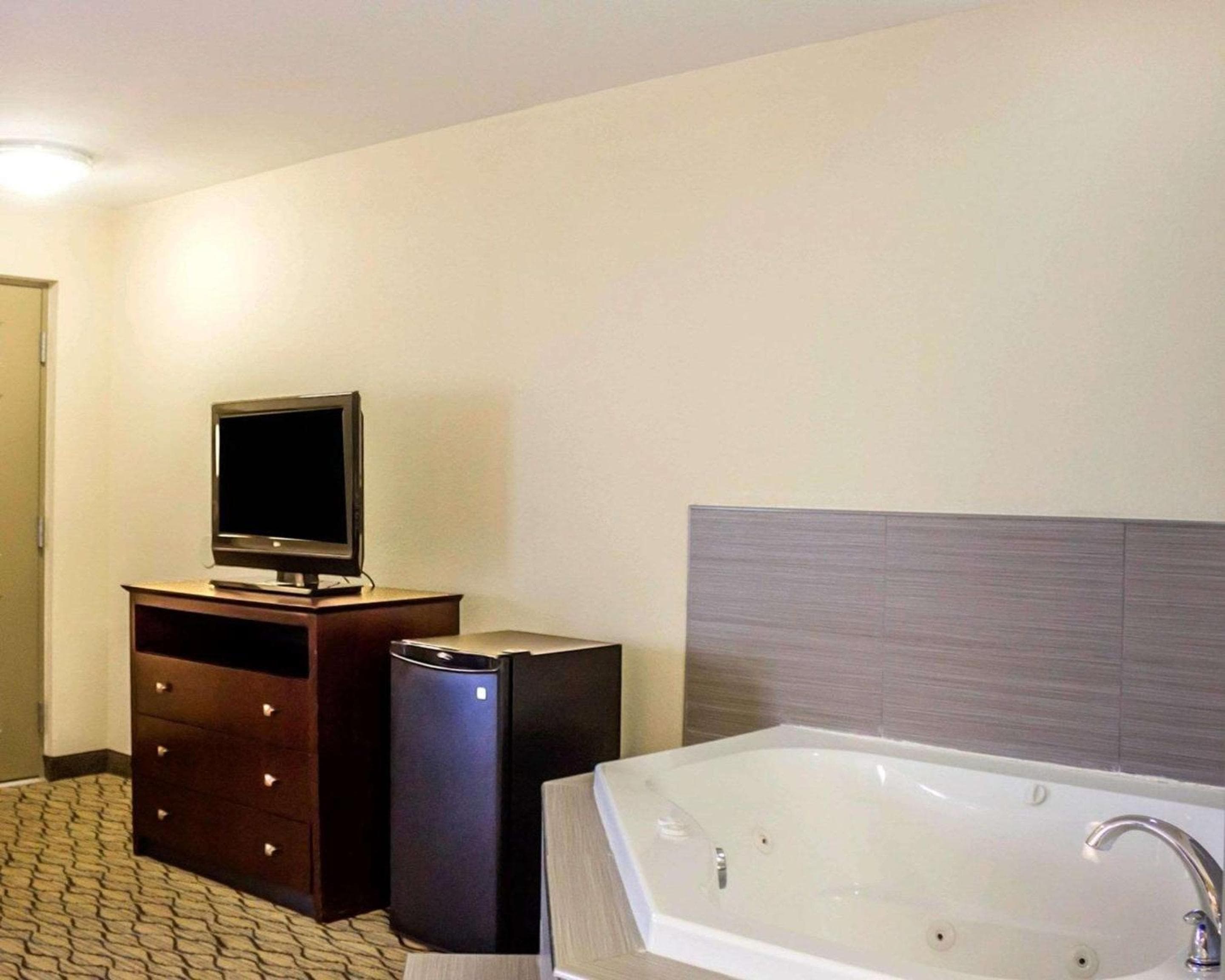 Quality Inn Waterbury East