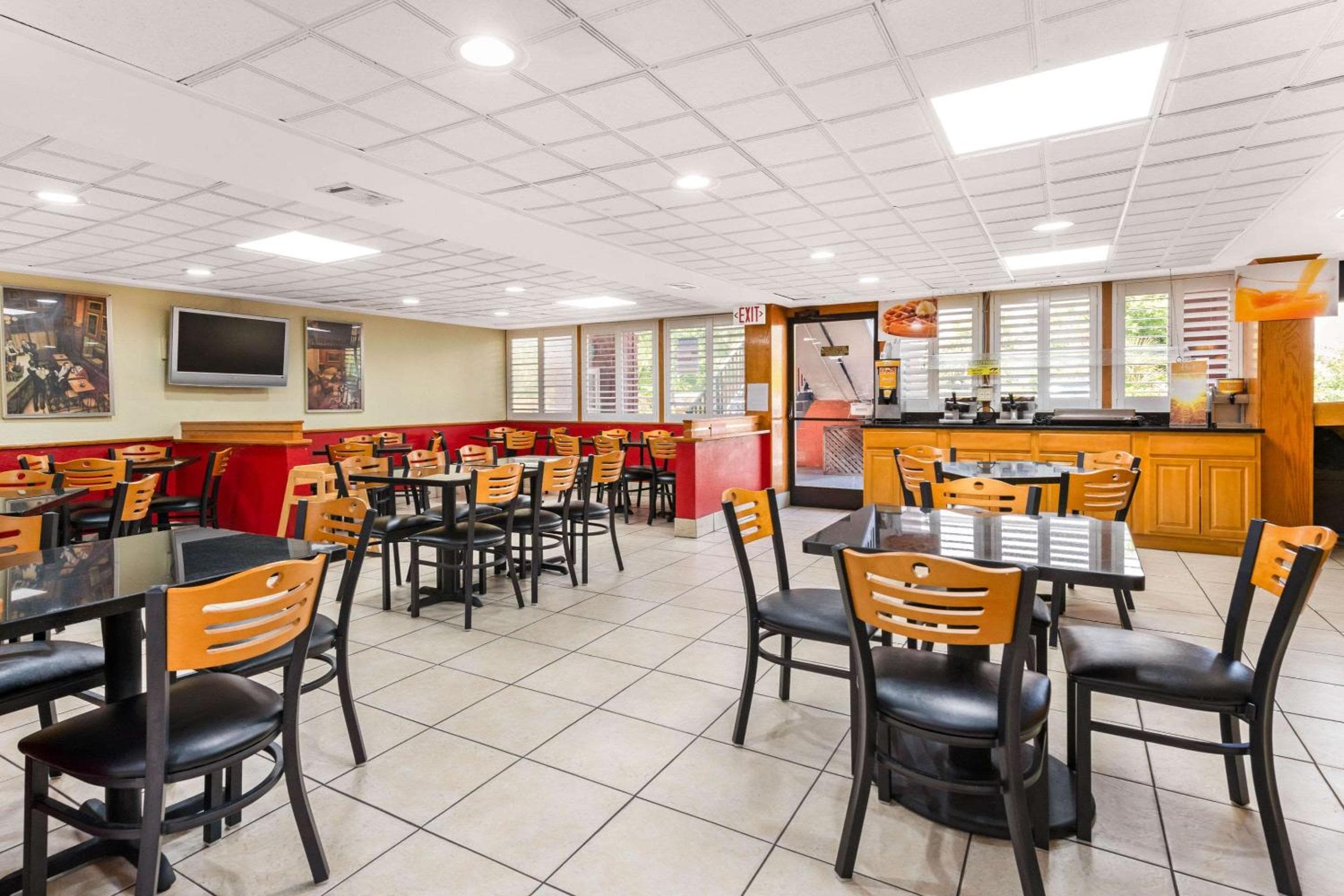 Quality Inn & Suites Orlando Airport