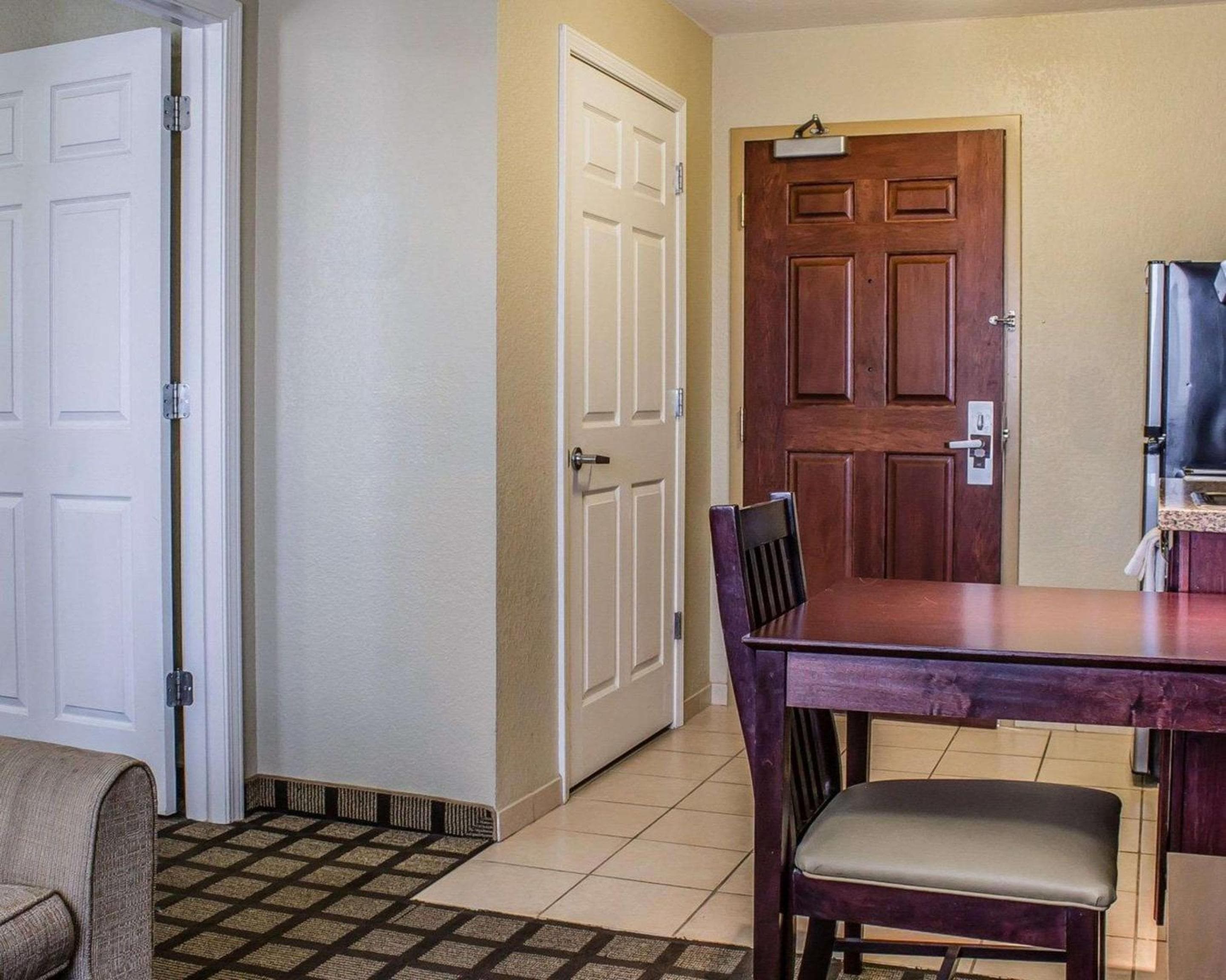 MainStay Suites Coralville - Iowa City
