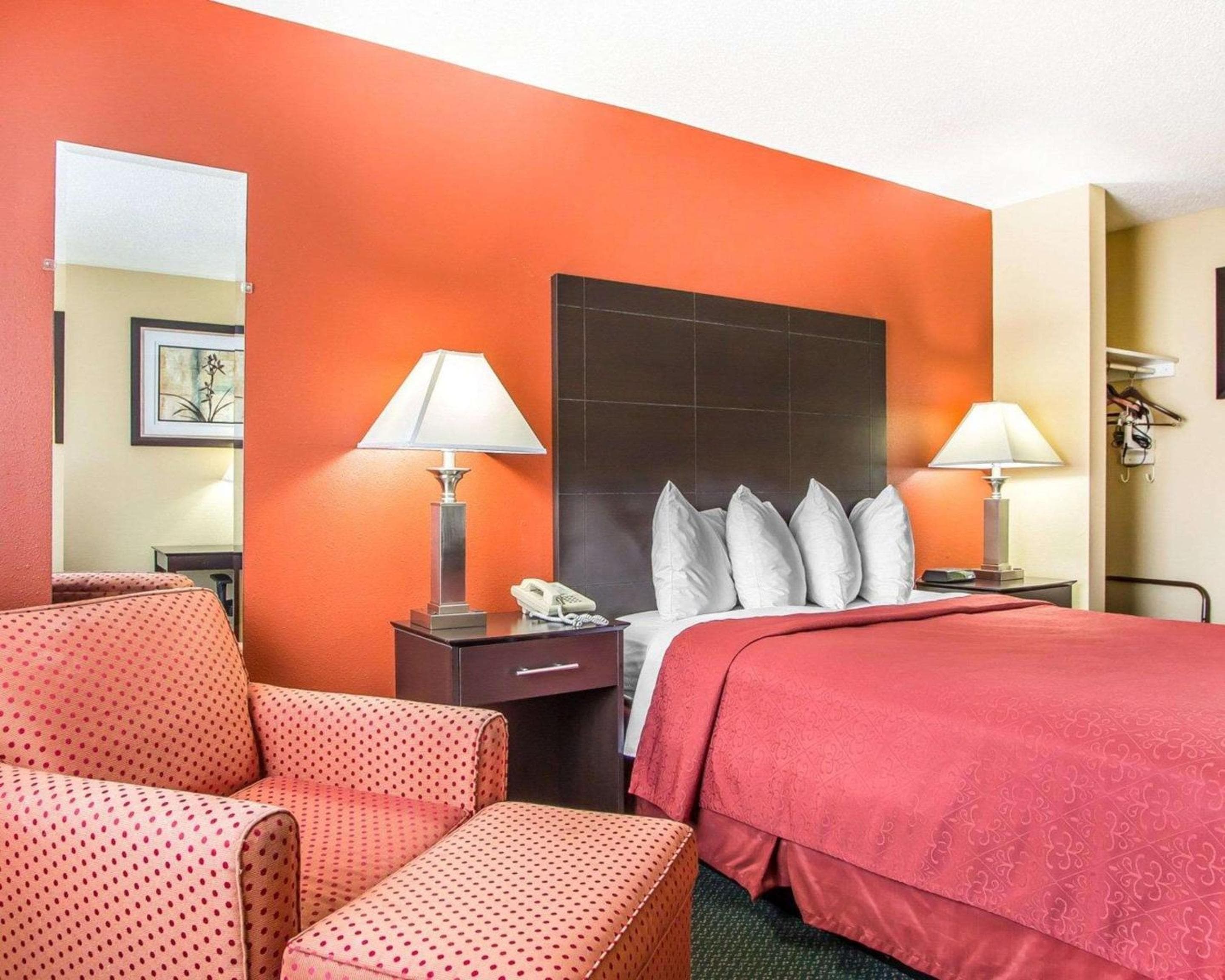 Quality Inn Morton at I-74