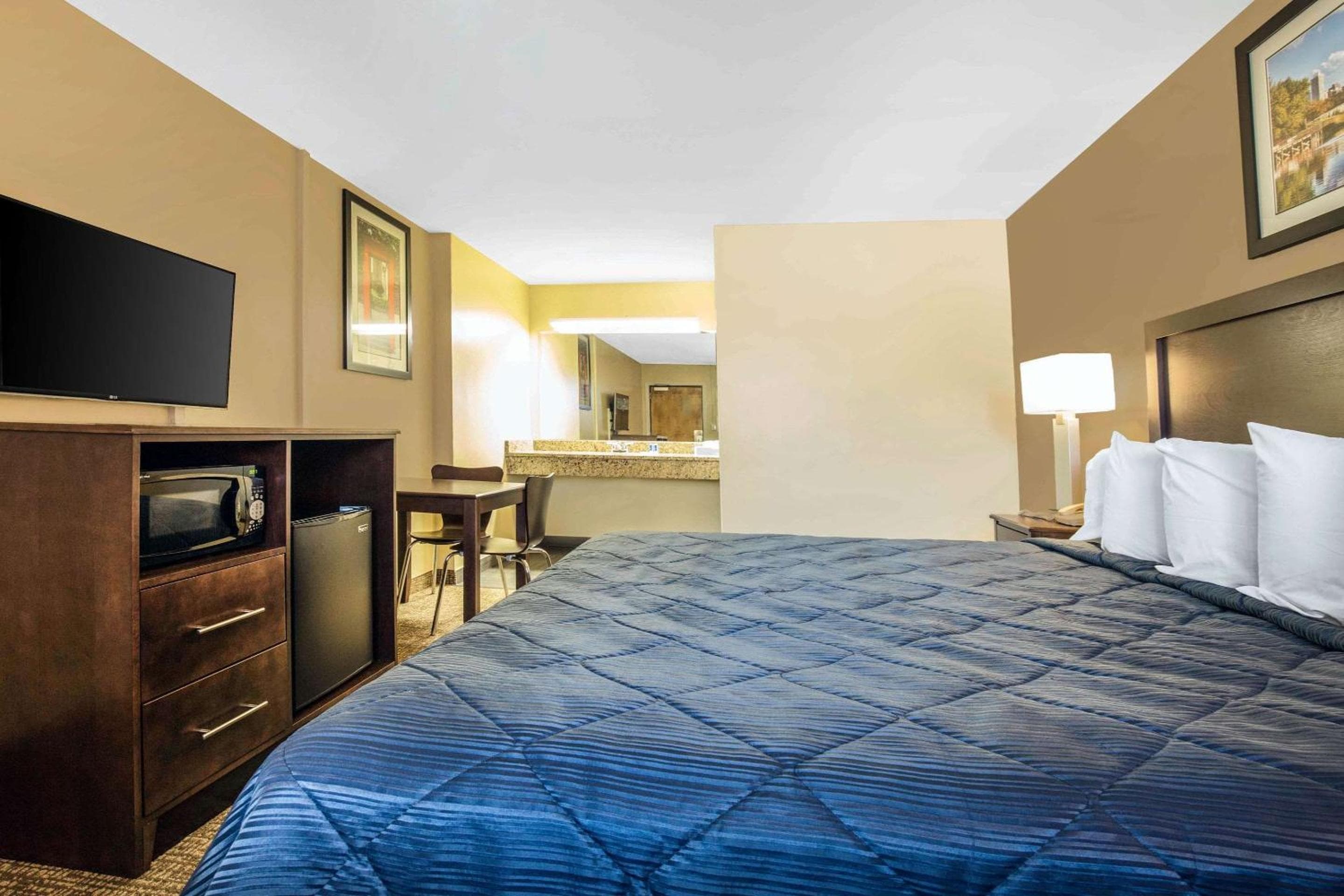 Rodeway Inn Lyons - La Grange