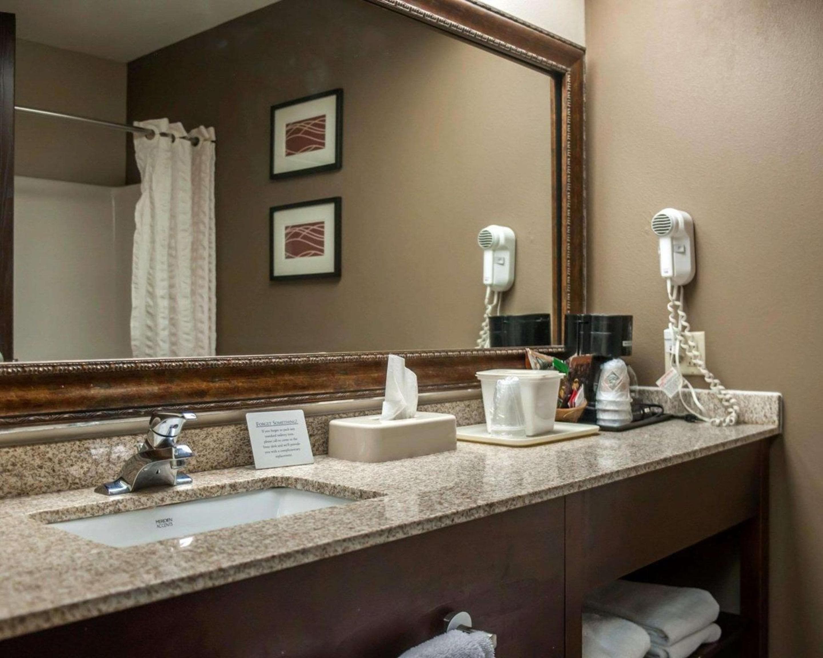 Quality Inn & Suites near St Louis and I-255