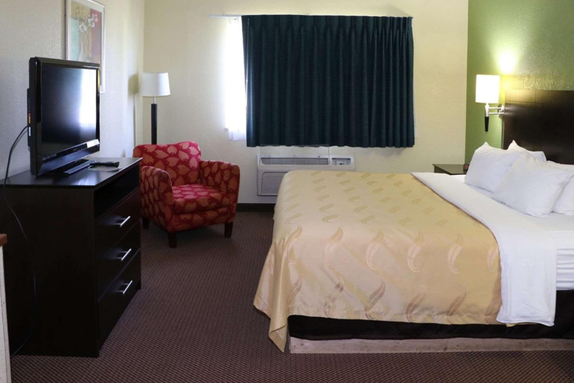 Quality Inn Evansville Eastland Area