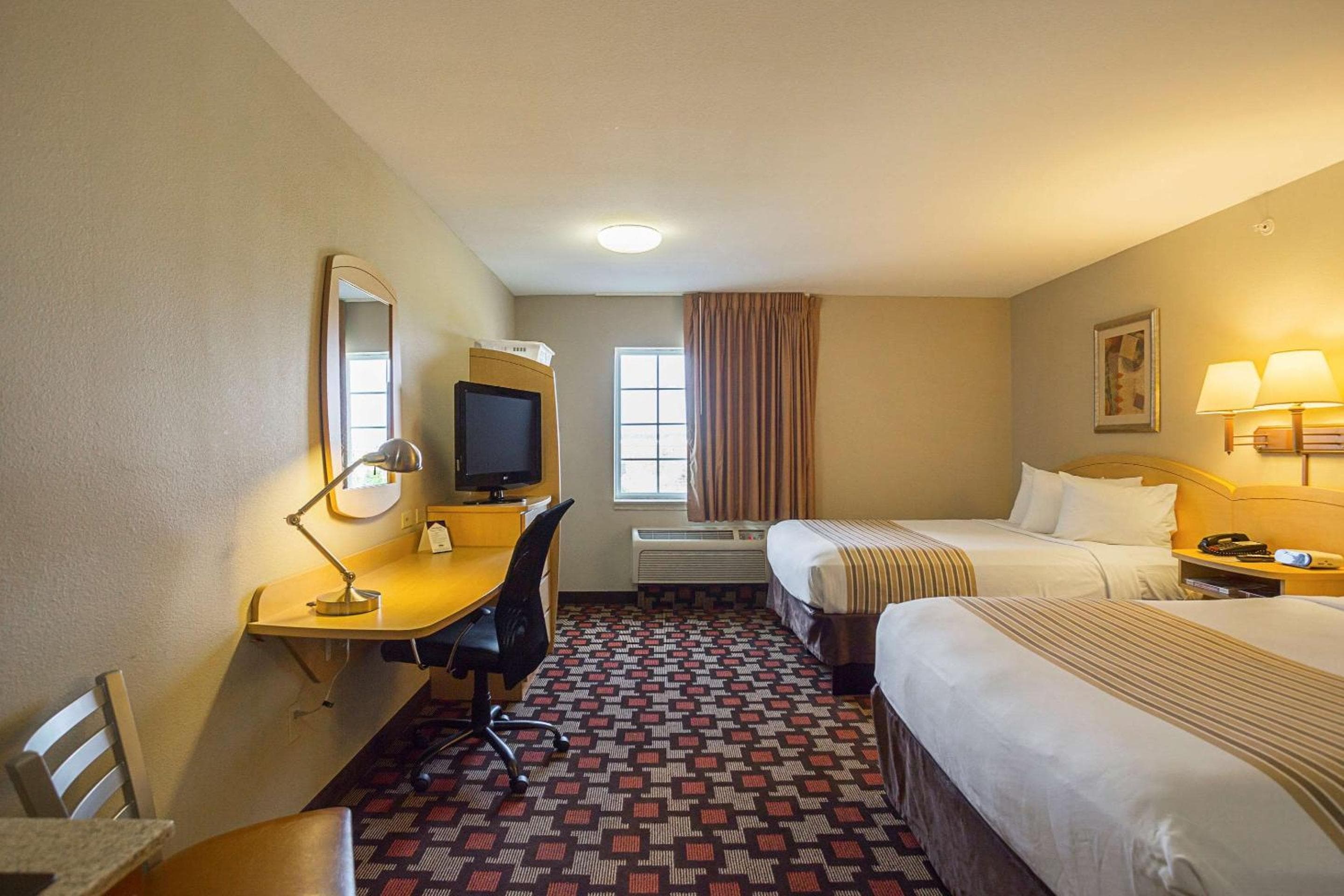 Birch Hill Suites Clarksville-Louisville North