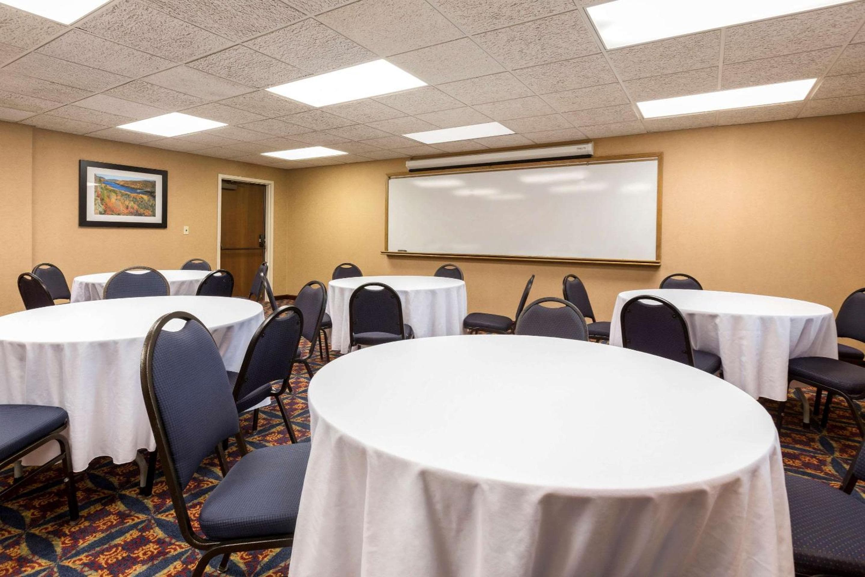 Quality Inn Auburn Hills - Detroit North