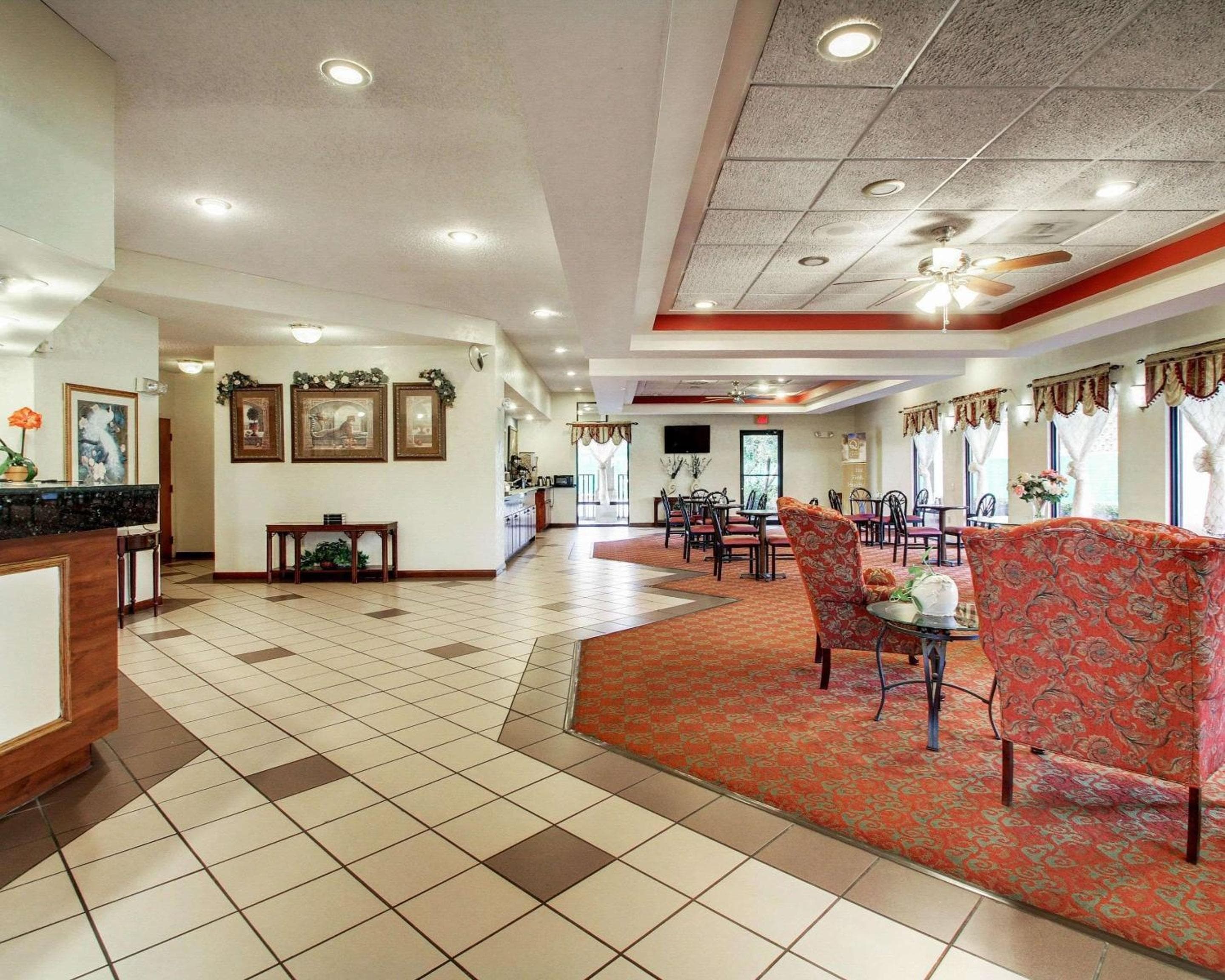 Quality Inn & Suites Clinton - Jackson West