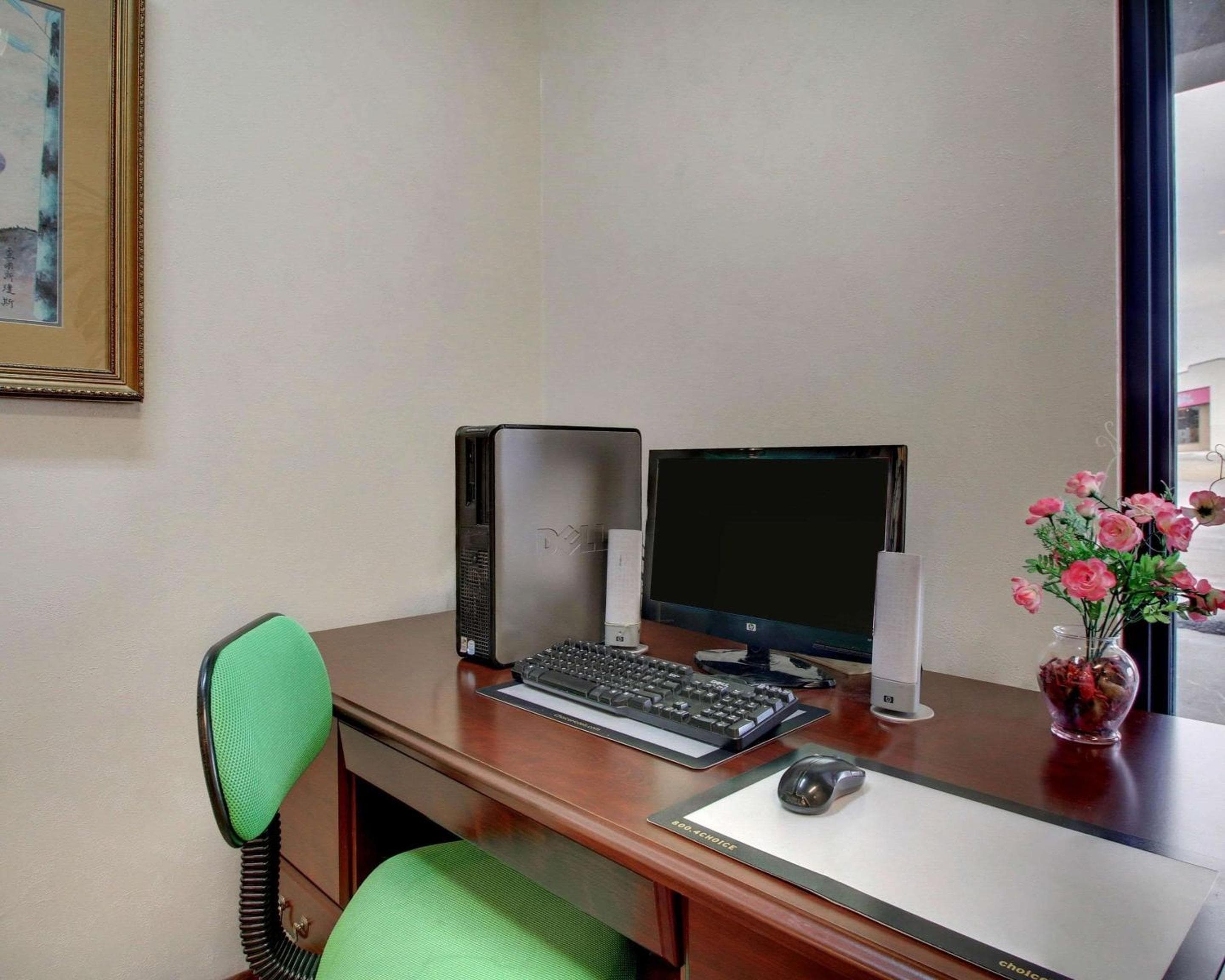 Quality Inn & Suites Clinton - Jackson West