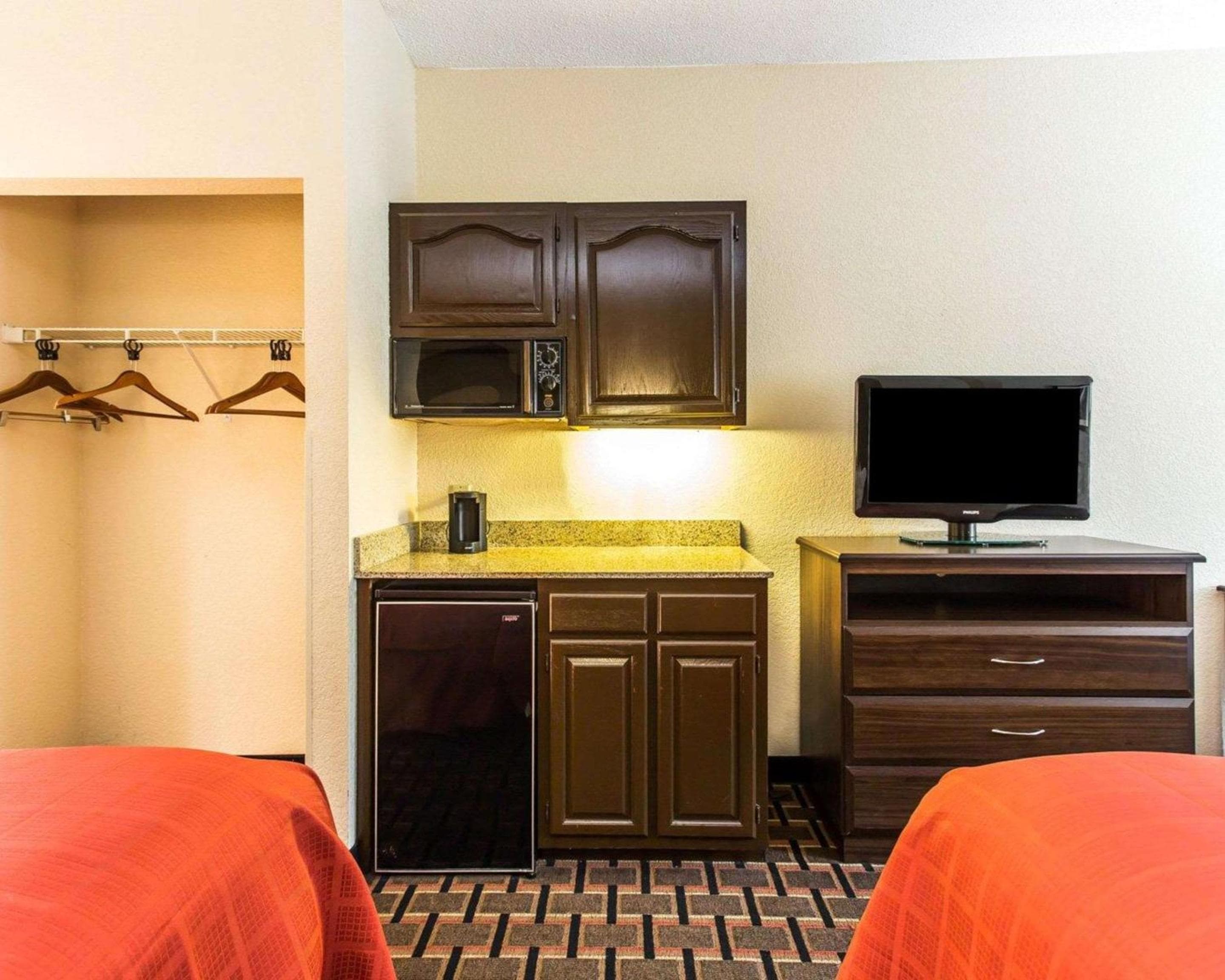 Quality Suites Hickory South