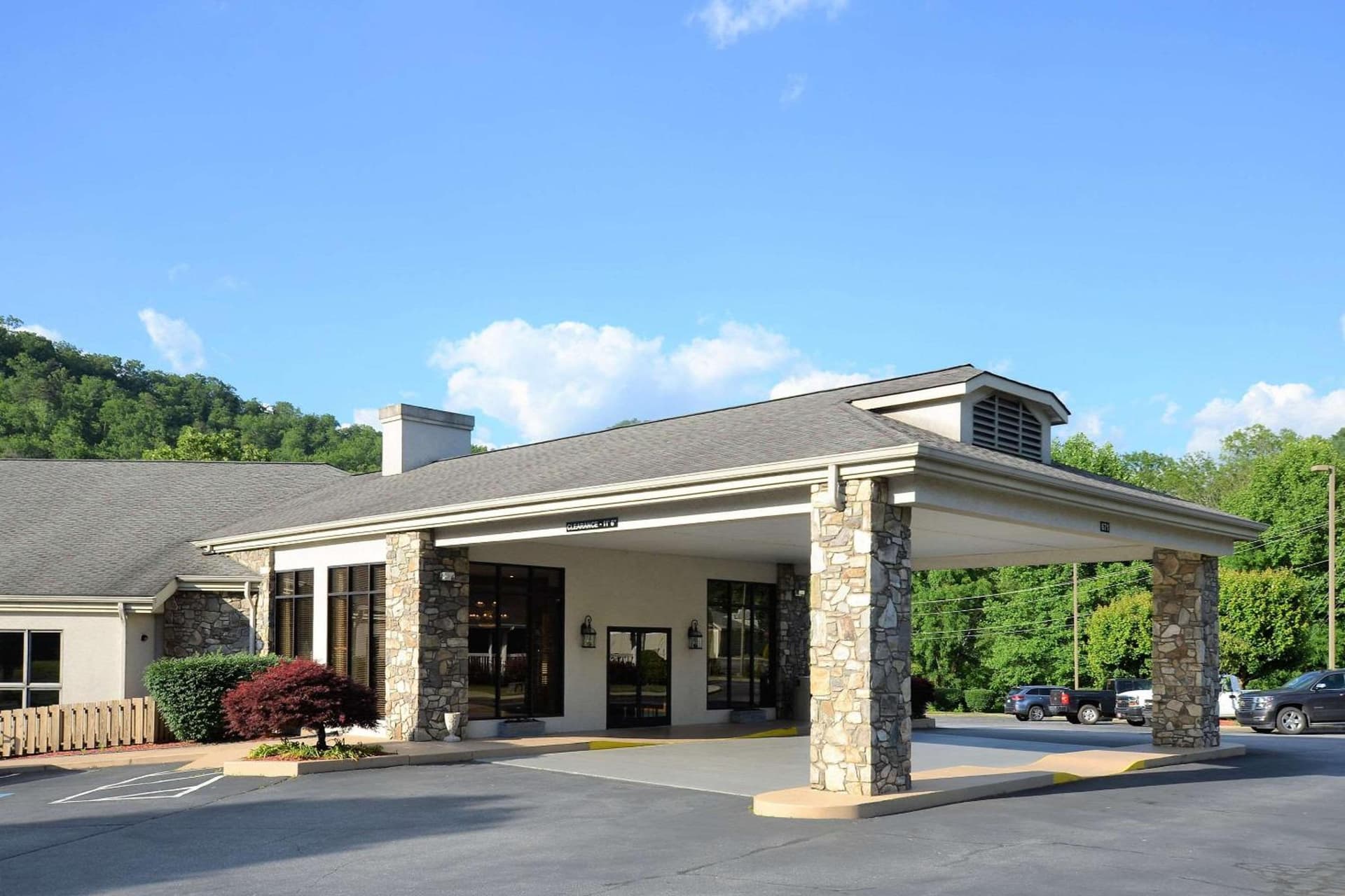 Quality Inn Cherokee Riverside