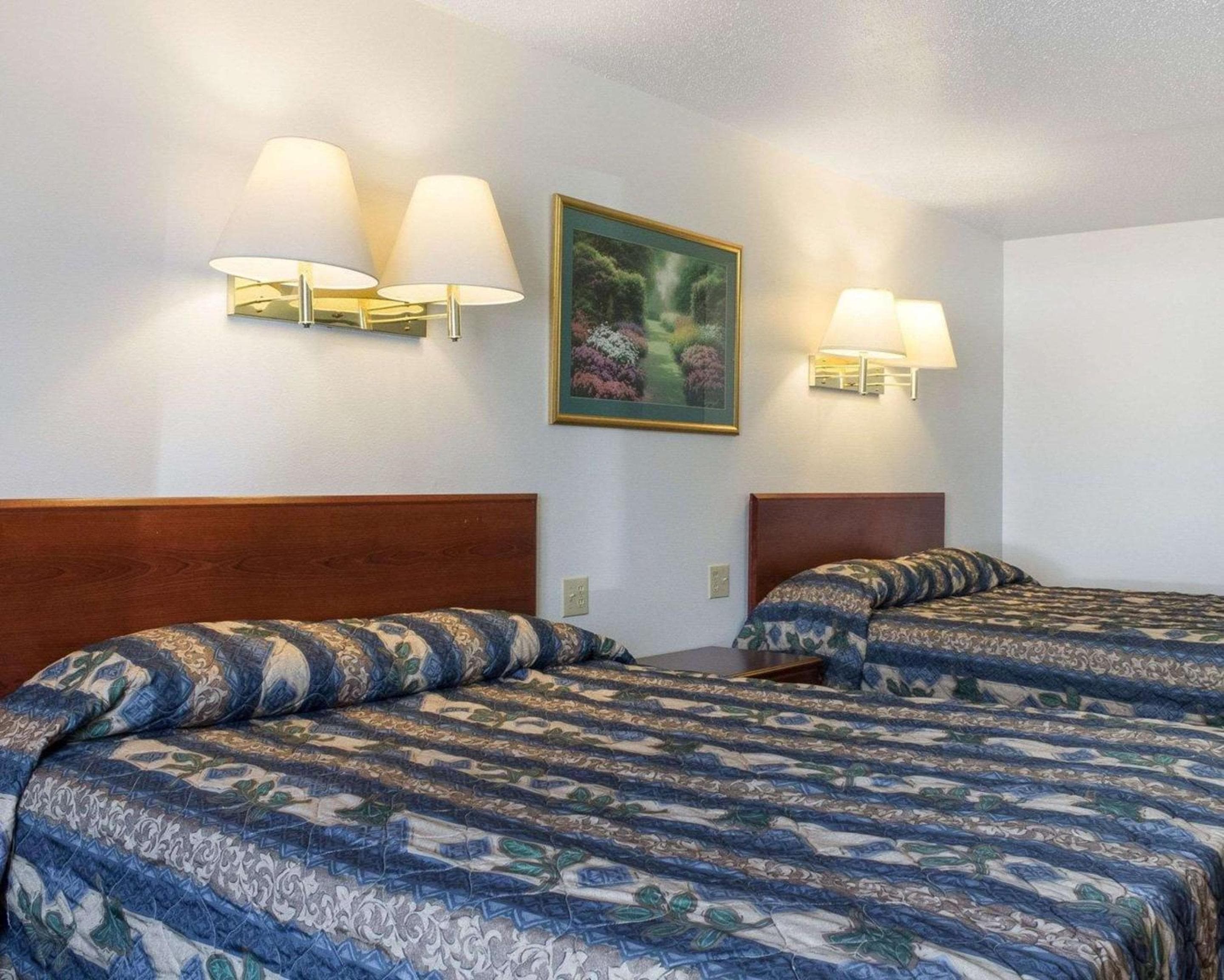 Rodeway Inn West Fargo Main Ave