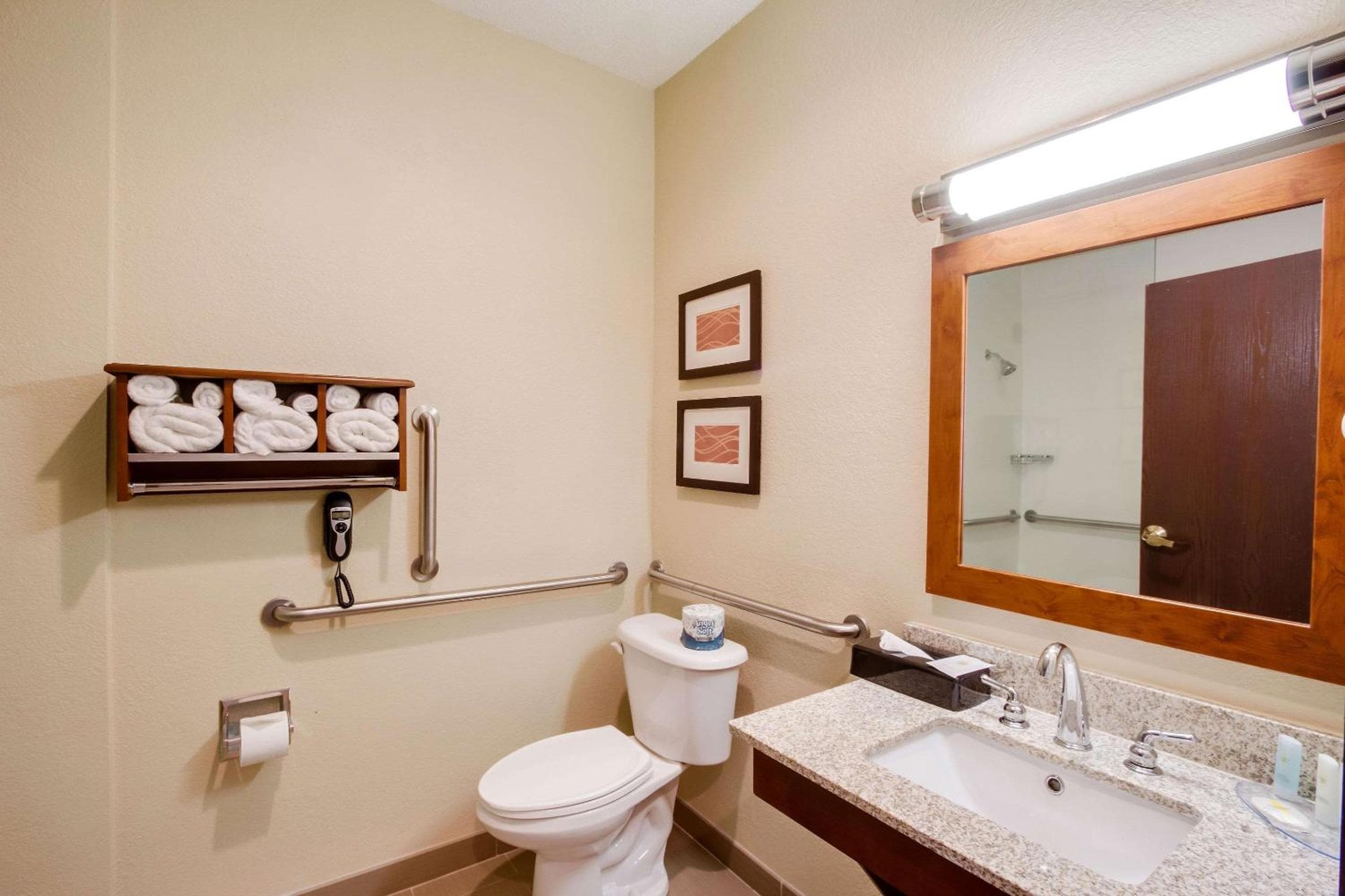 Comfort Inn & Suites Bellevue - Omaha Offutt AFB