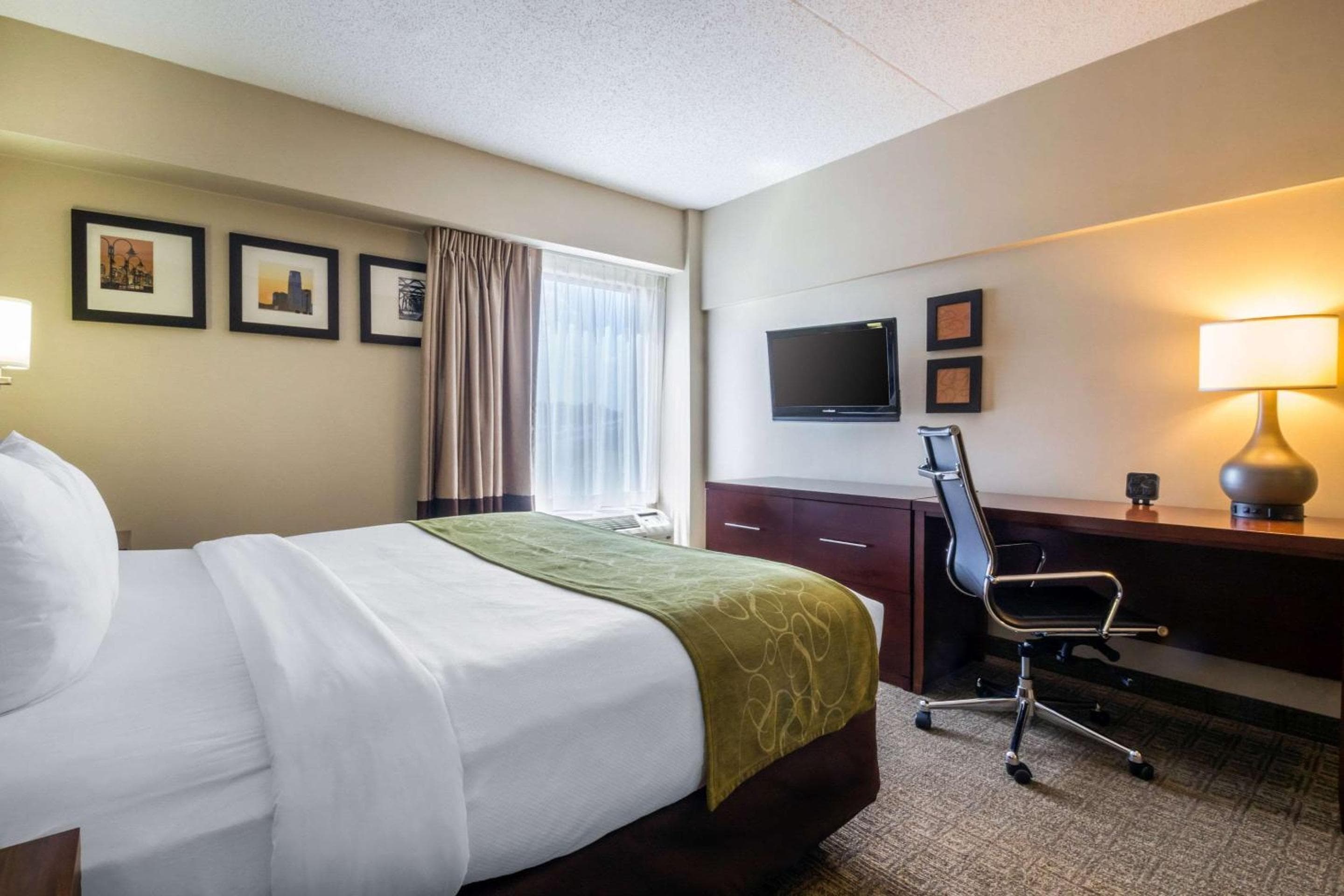 Comfort Suites at Woodbridge