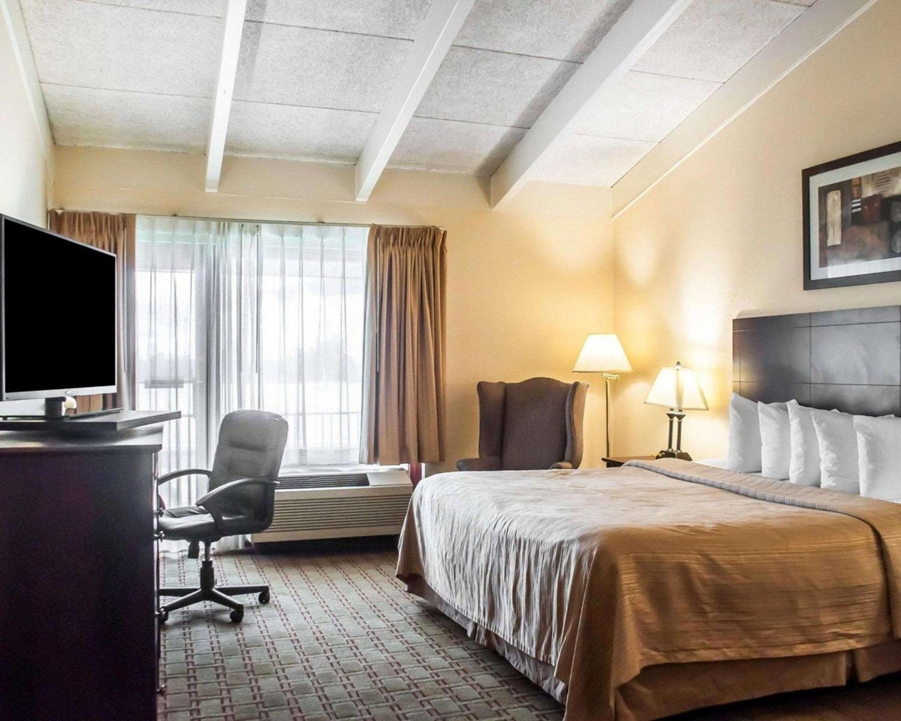 Quality Inn Buffalo Airport