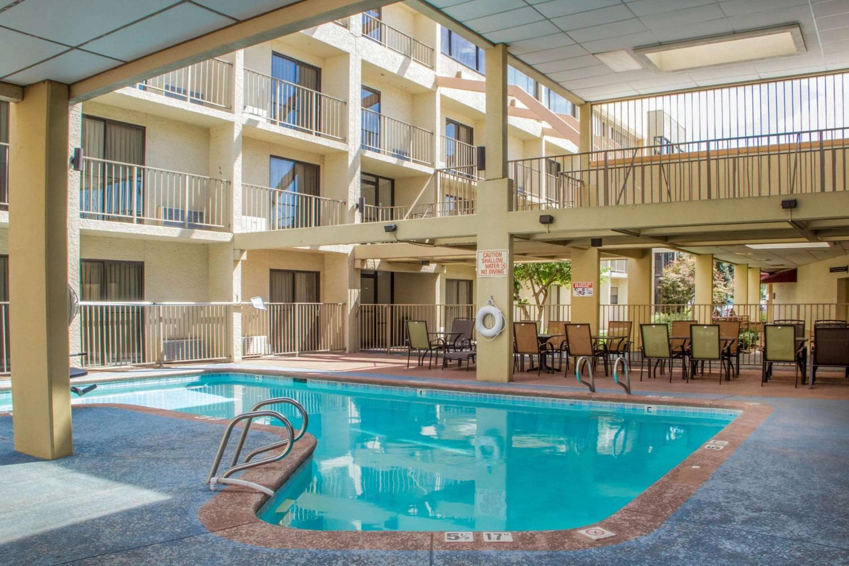 Ramada by Wyndham Tulsa Broken Arrow