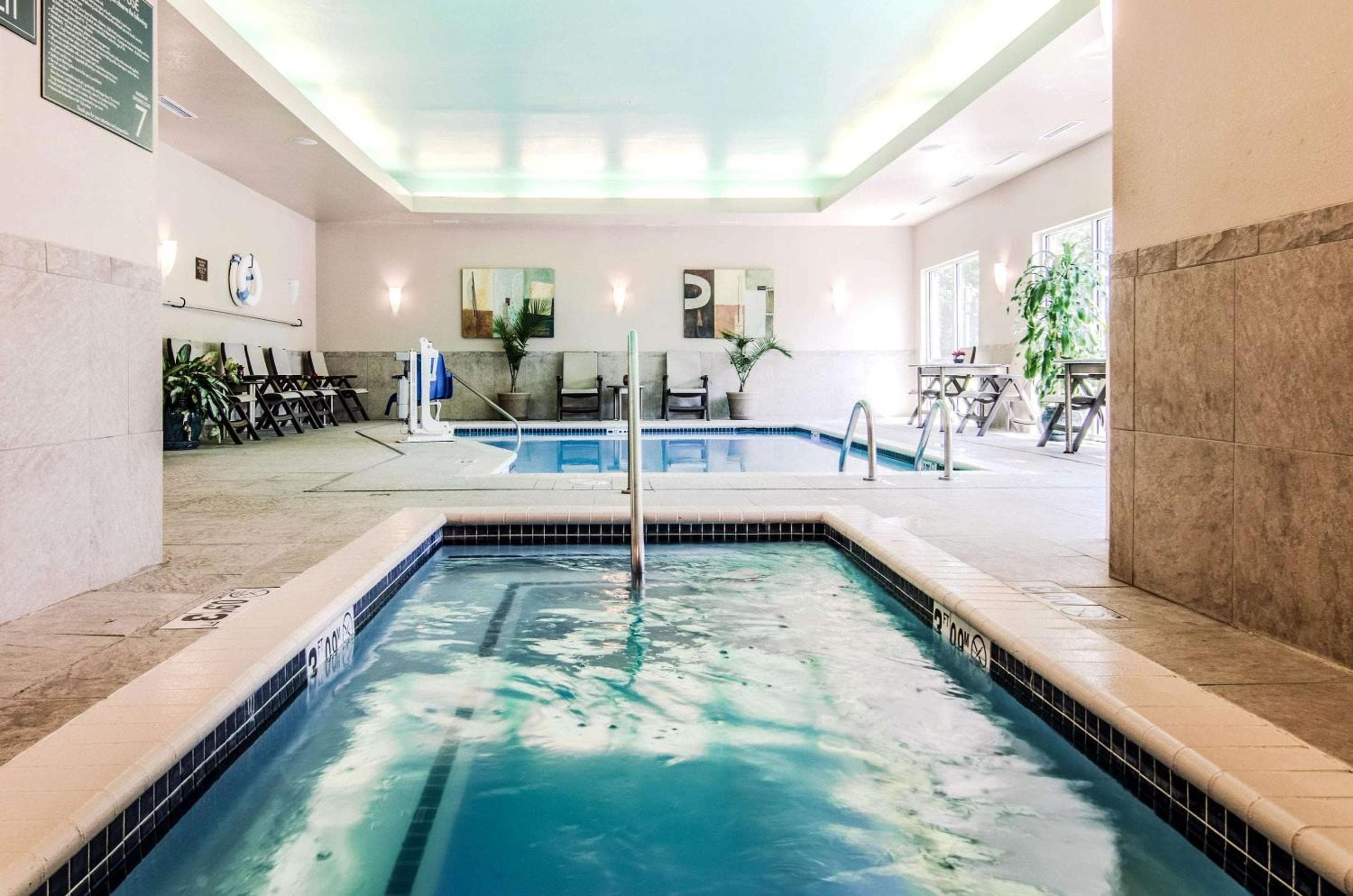 Comfort Suites Bentonville - Rogers
