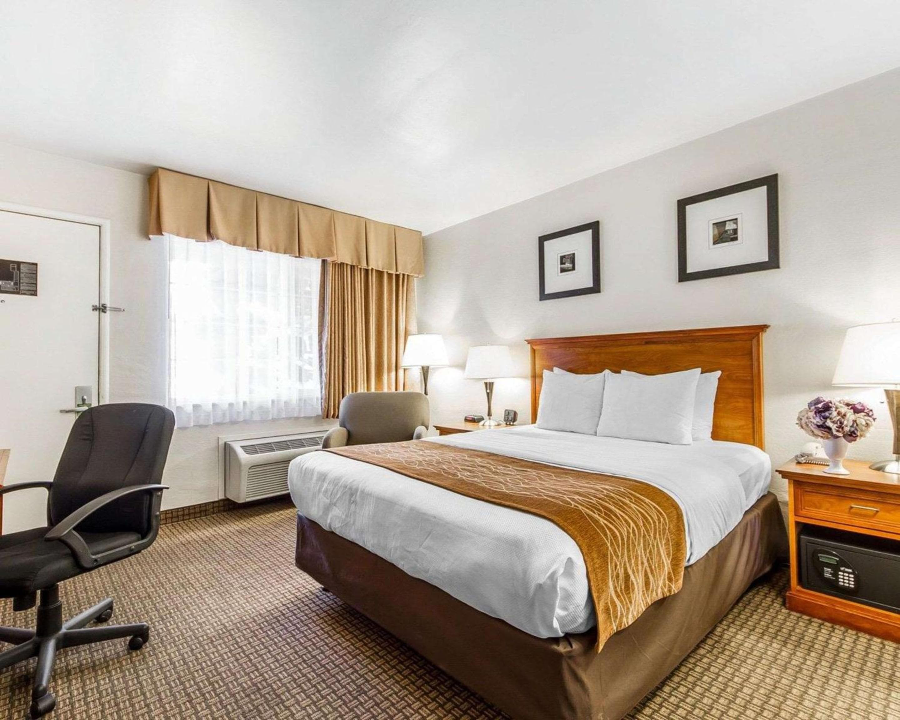 The Inn at 1252 Monterey