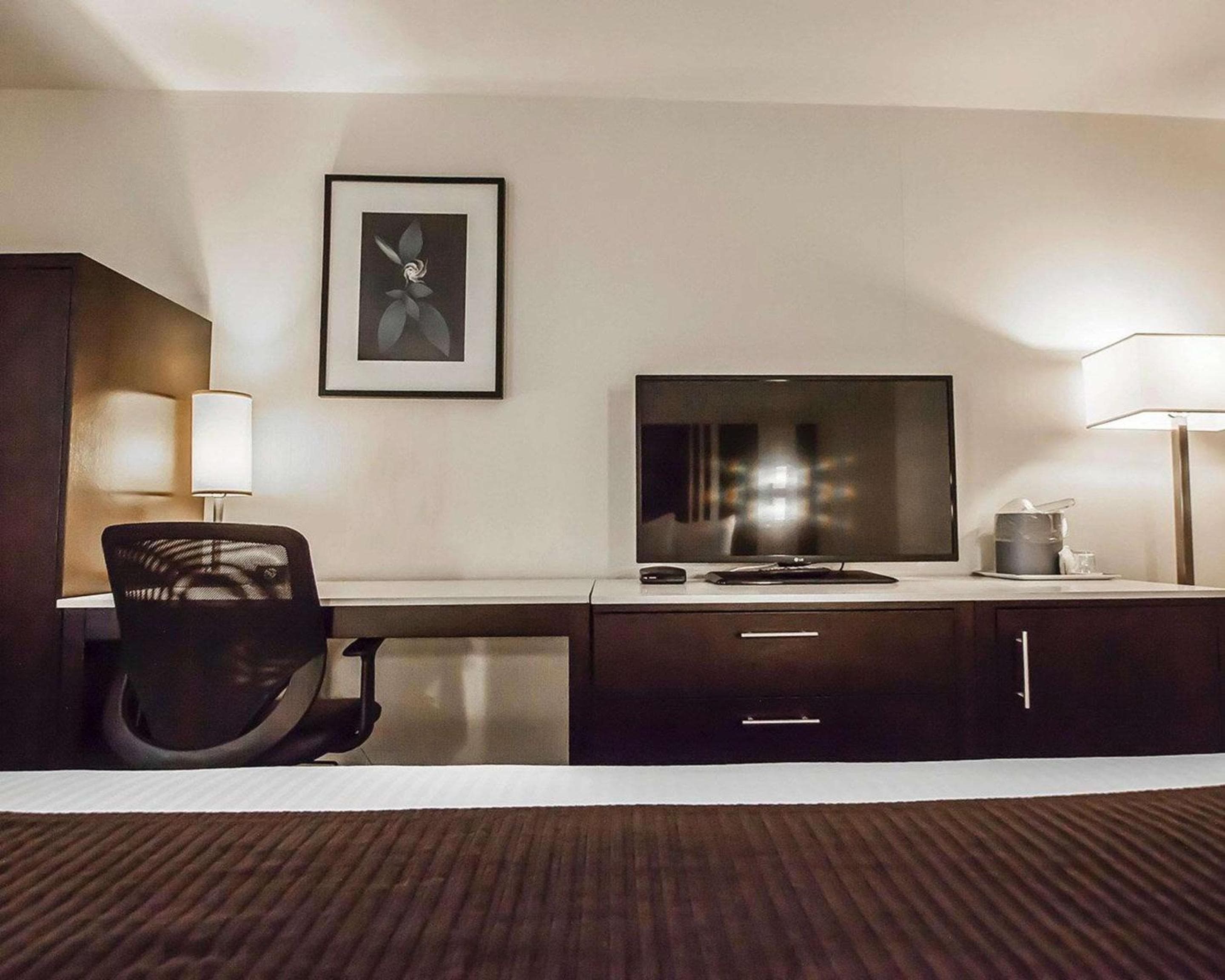 Comfort Hotel Vancouver Airport