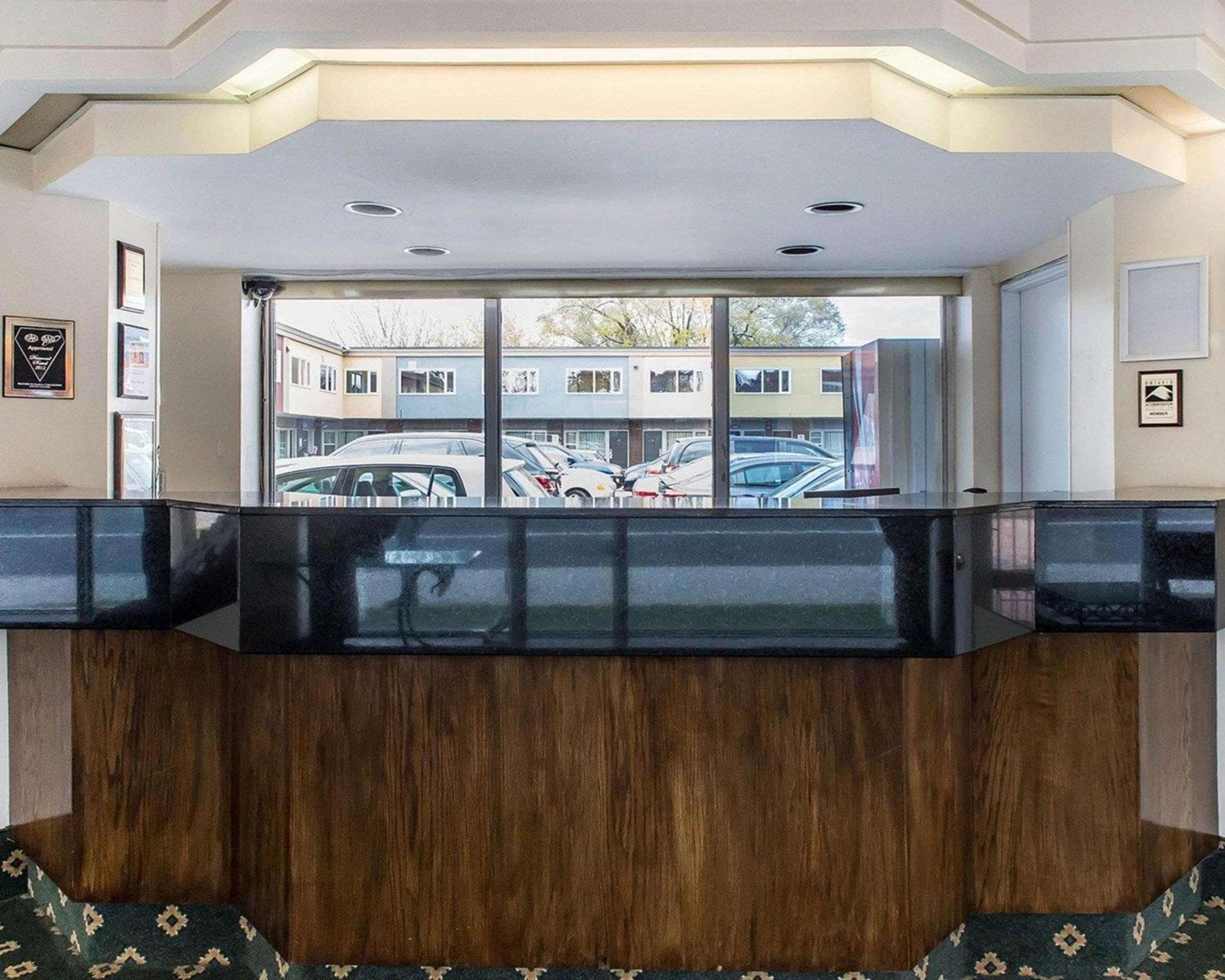Econo Lodge Downtown