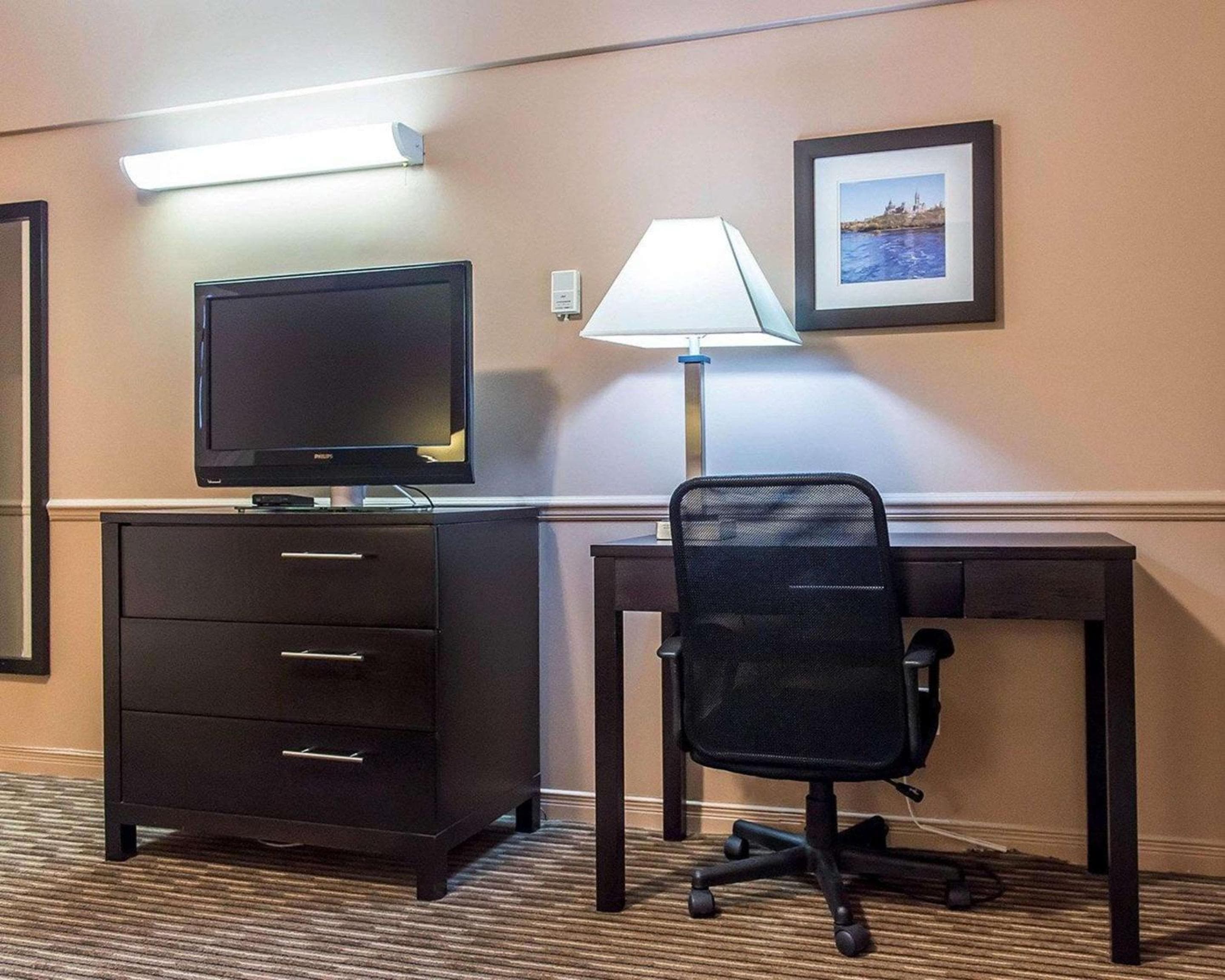 Econo Lodge Downtown