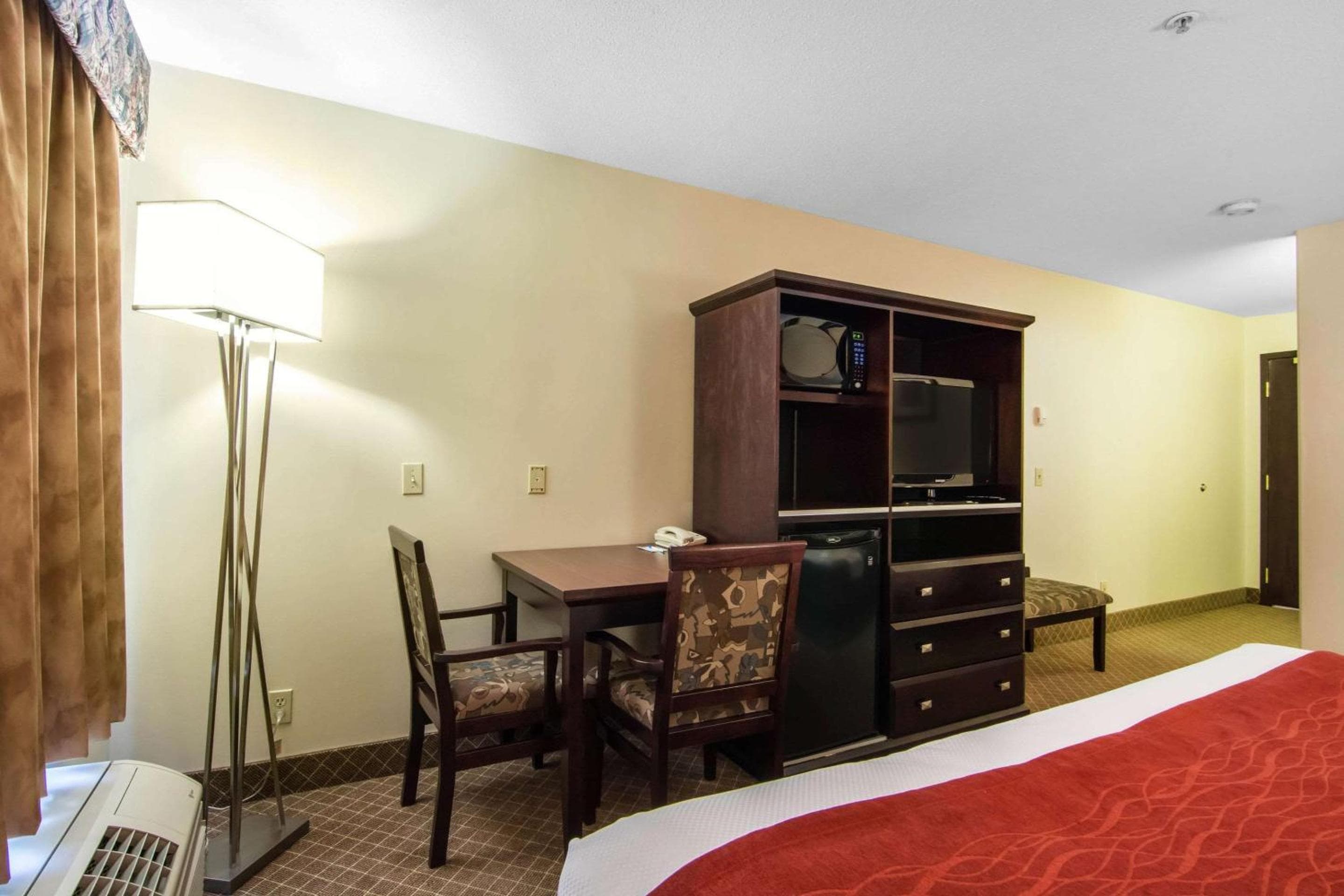 Comfort Inn & Suites Calgary Airport - South