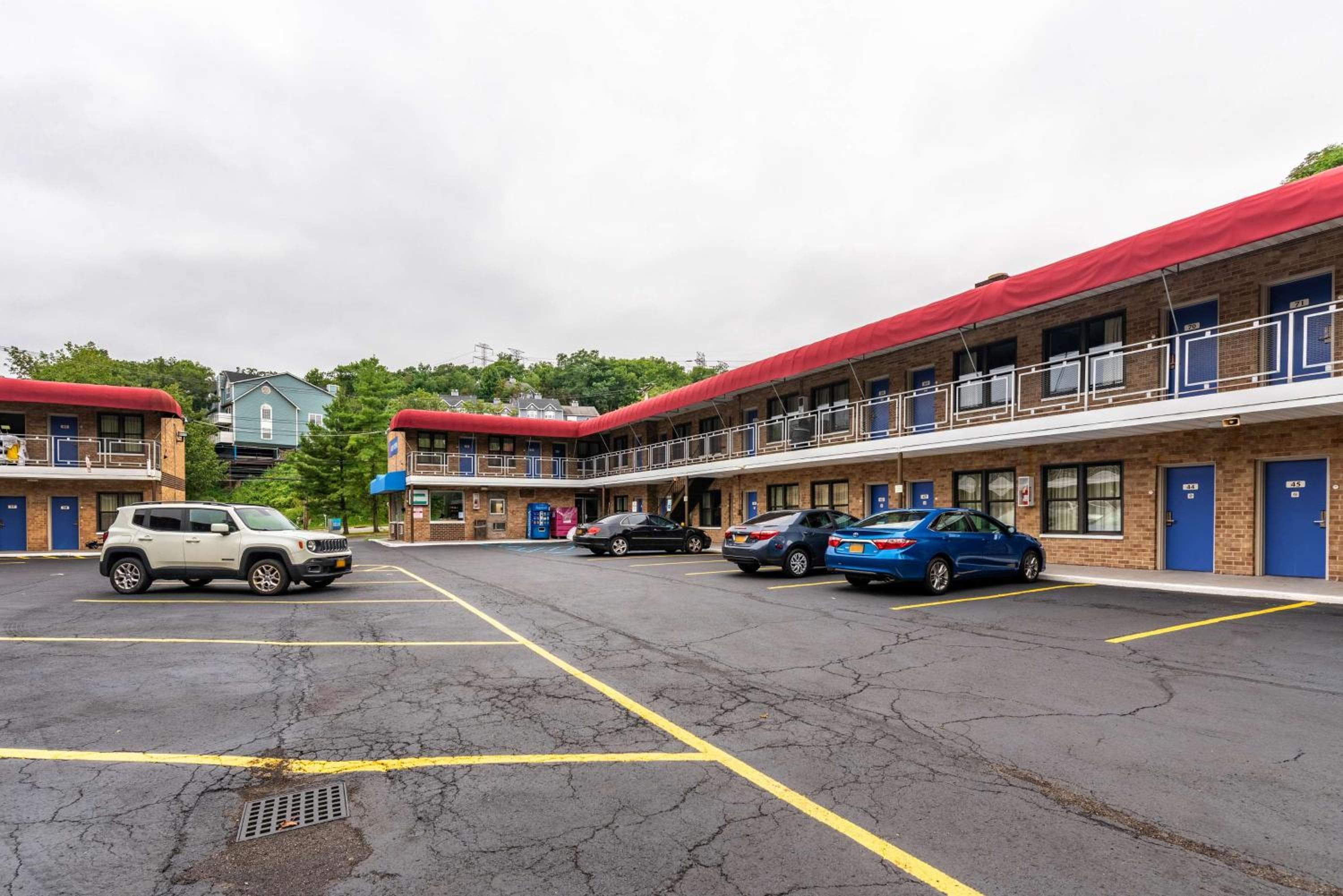 Motel 6-Elmsford, NY - White Plains