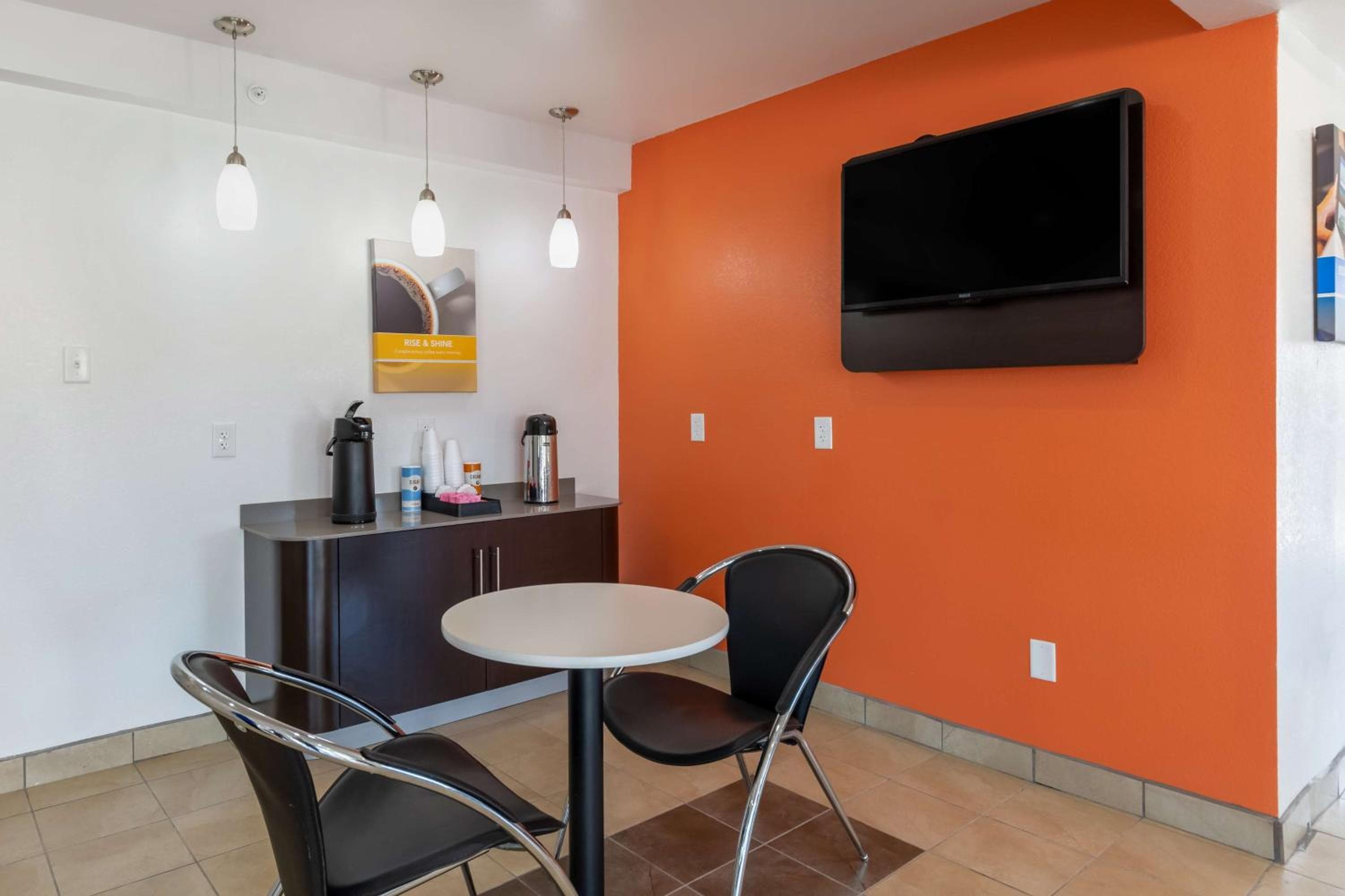 Motel 6-Bryan, TX - University Area